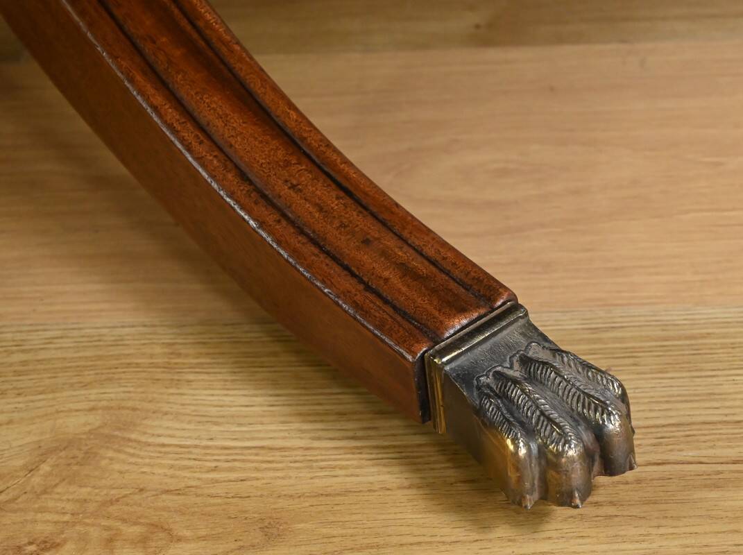 English Style Mahogany Extendable Pedestal Table - 1960