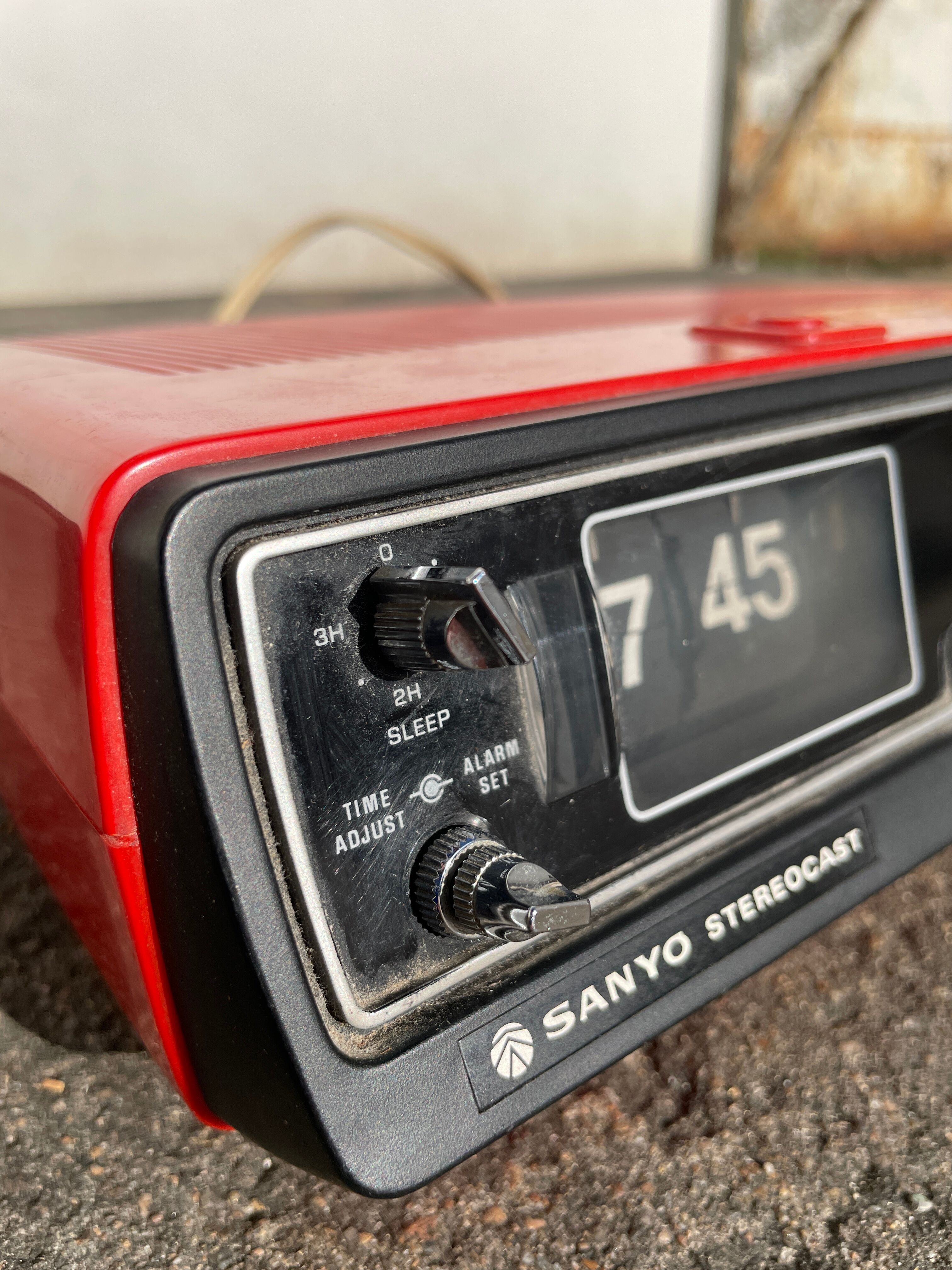 Japanese alarm clock Sanyo Stereocast Flip 70s