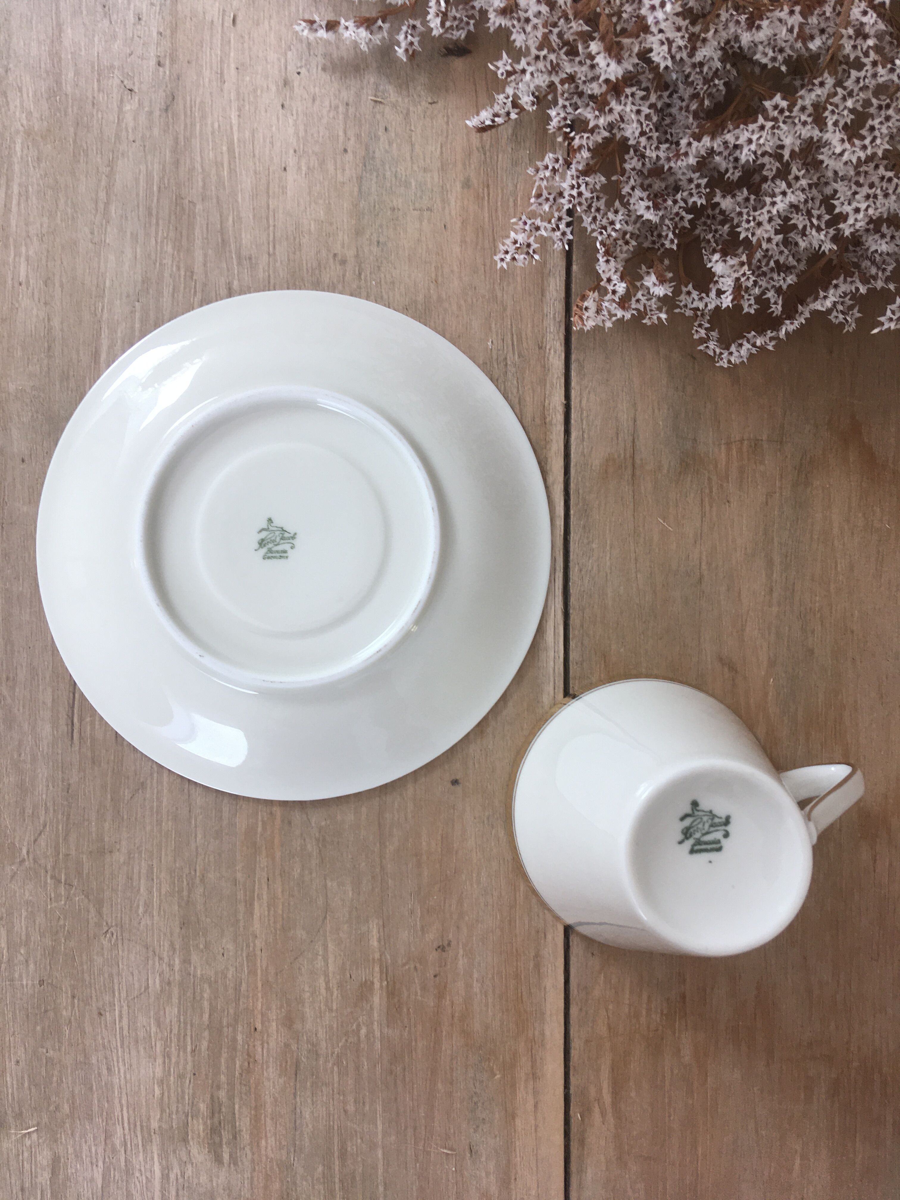 White & gold porcelain coffee cups