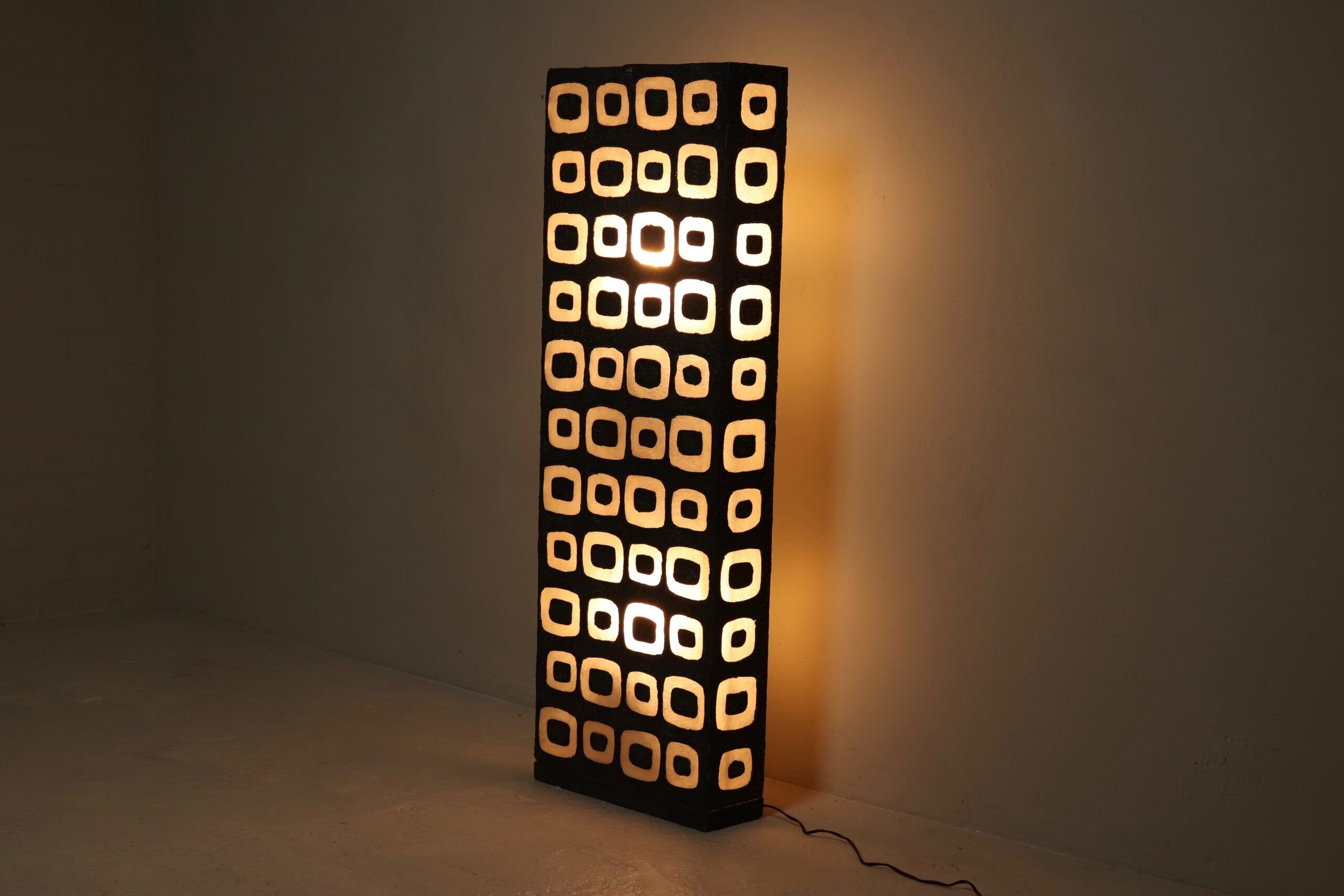 Large Italian brutalist floor lamp 1970s