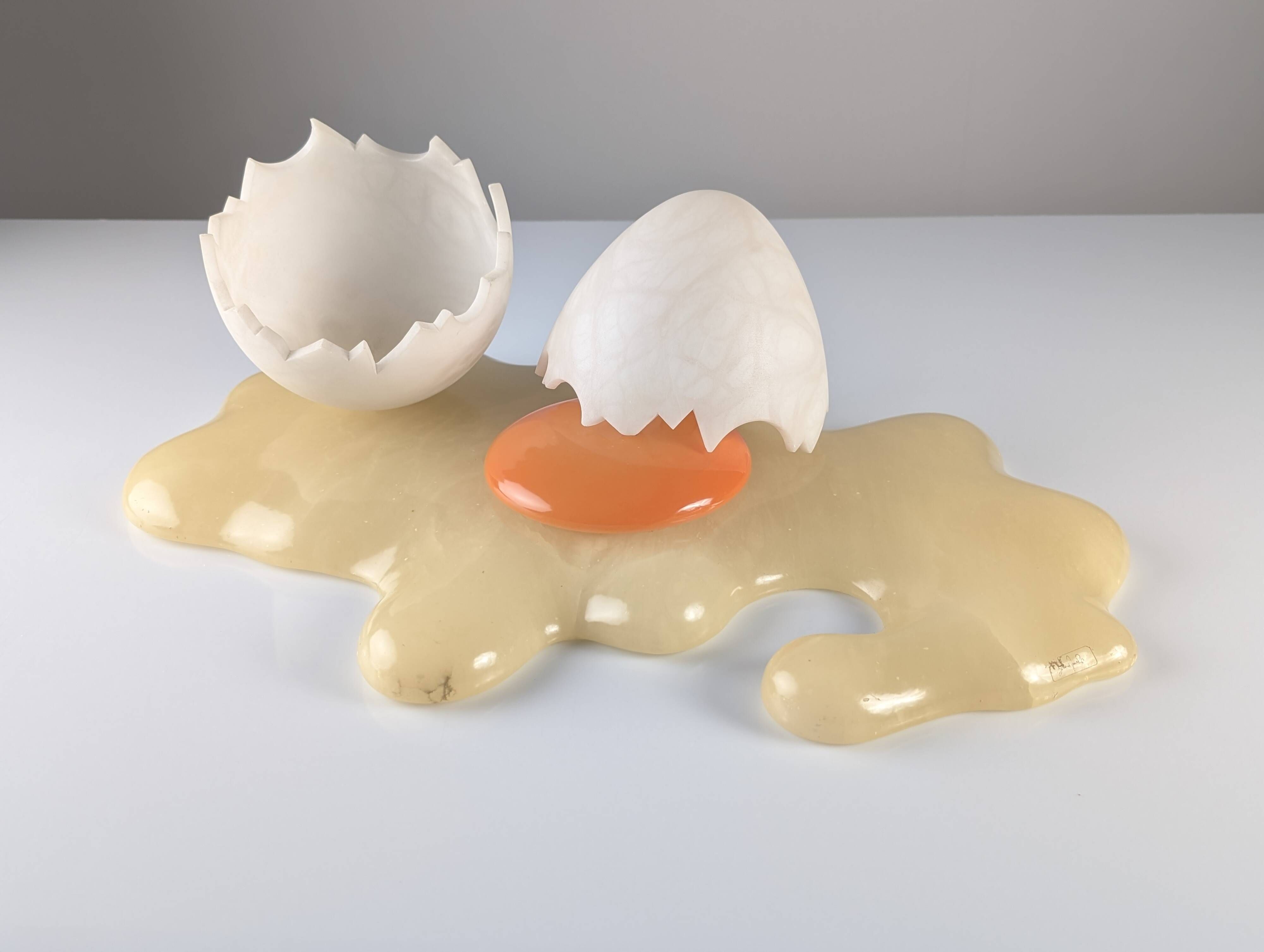 Broken egg alabaster sculpture lamp by Marco Ricciardi, Italy, 1980s