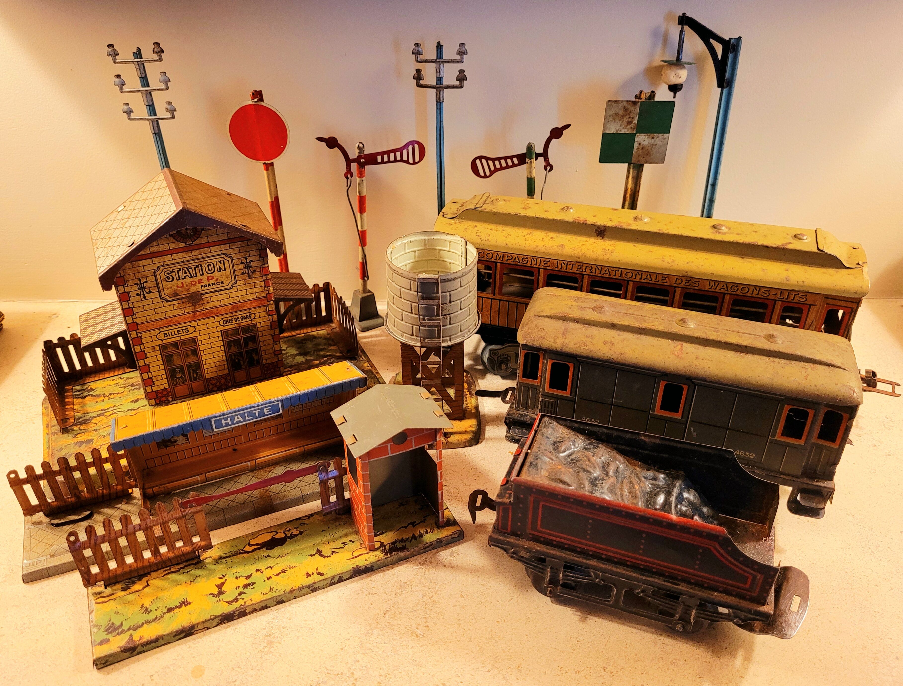 Vintage sheet metal JEP train from the 20s and 30s
