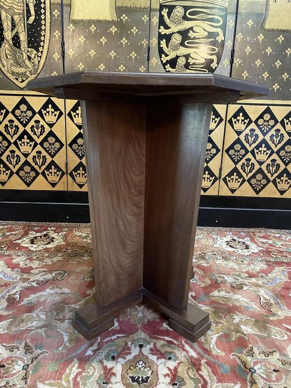 Art deco period pedestal table in solid mahogany
