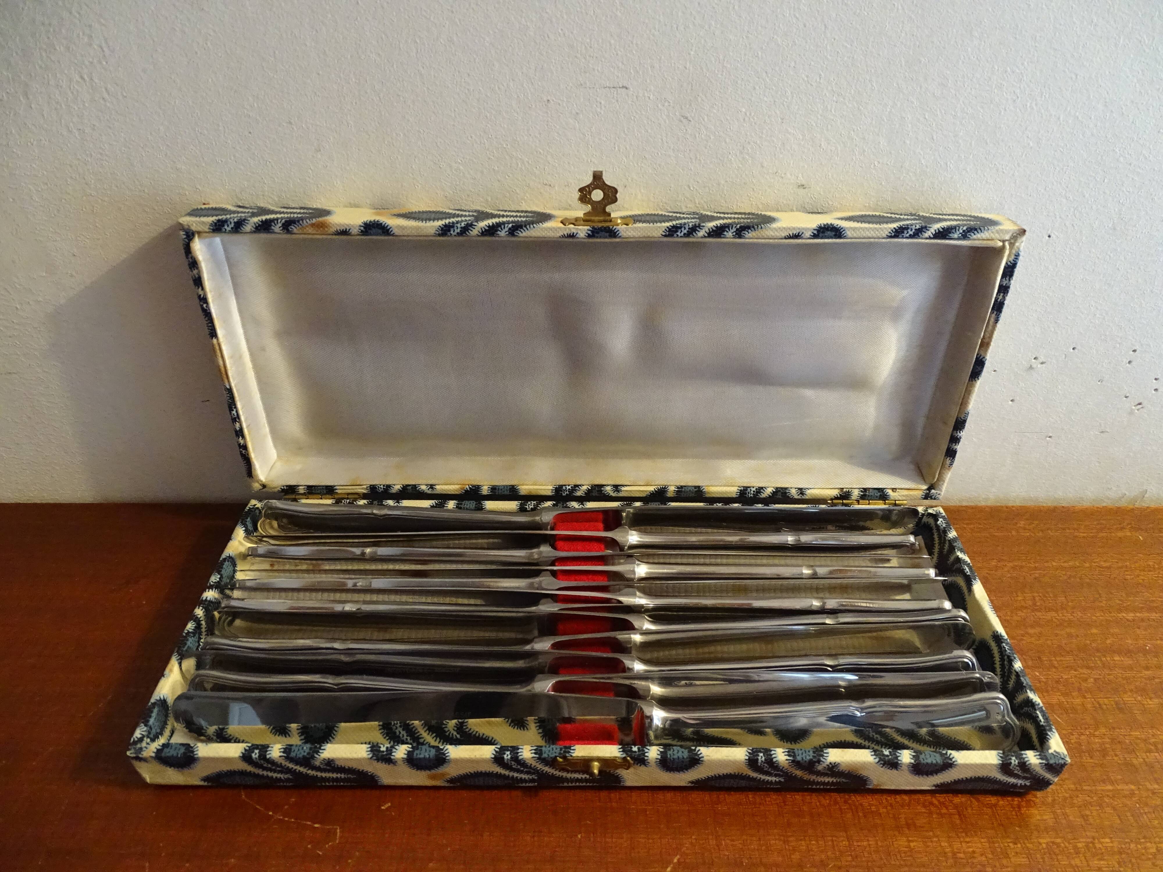 12 couteaux  forgés inox massif  vintage en écrin