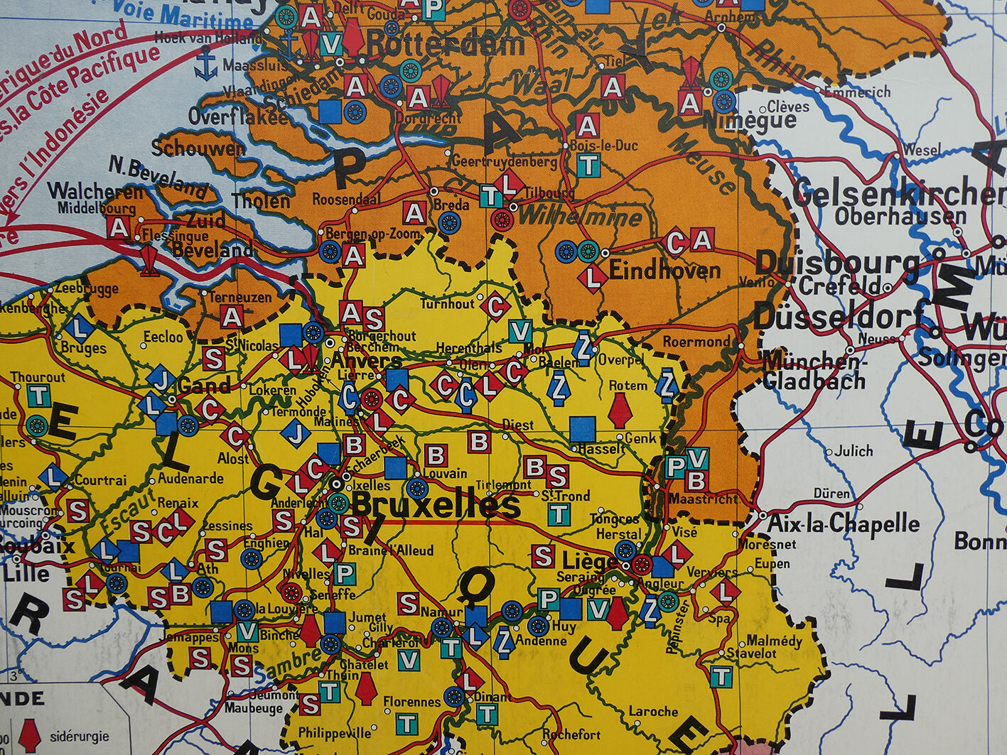 Former school card "Benelux" No.59 Hatier