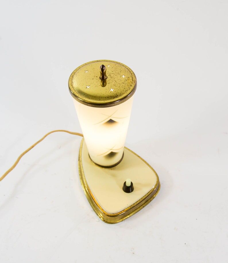 Lampe de table verre opalin et base laiton années 50