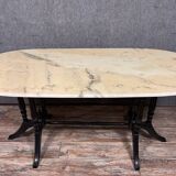 Angleterre XXeme : Grande table en marbre avec piètement laqué noir
