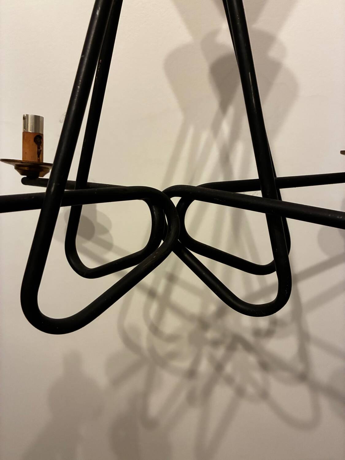 Lustre années 50 métal noir et laiton dle Matégot, Stilnovo, Lunel