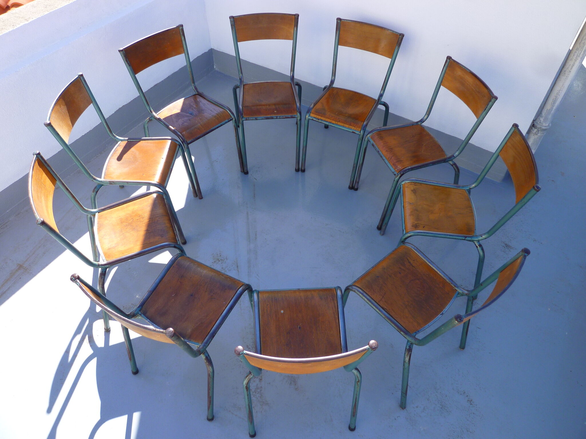 10 chaises mullca