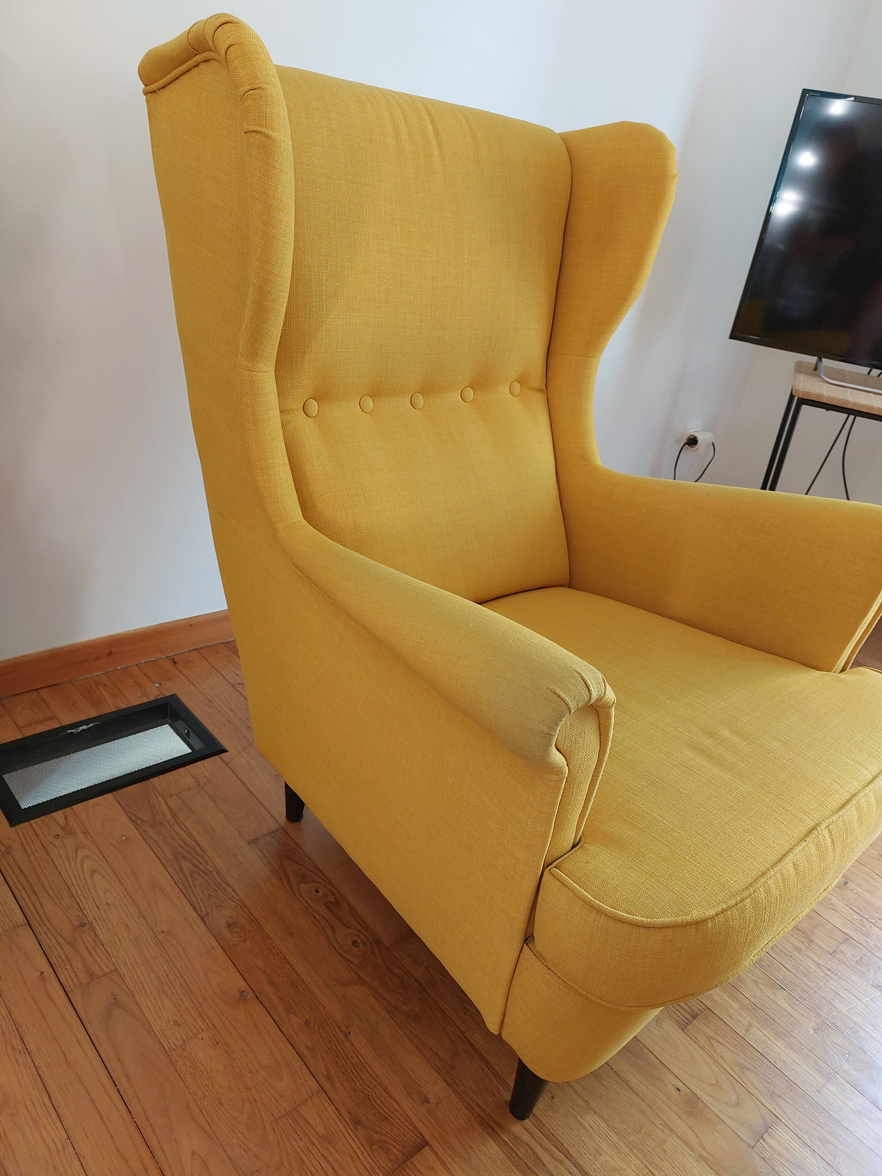 Yellow-eared armchair and its footrest