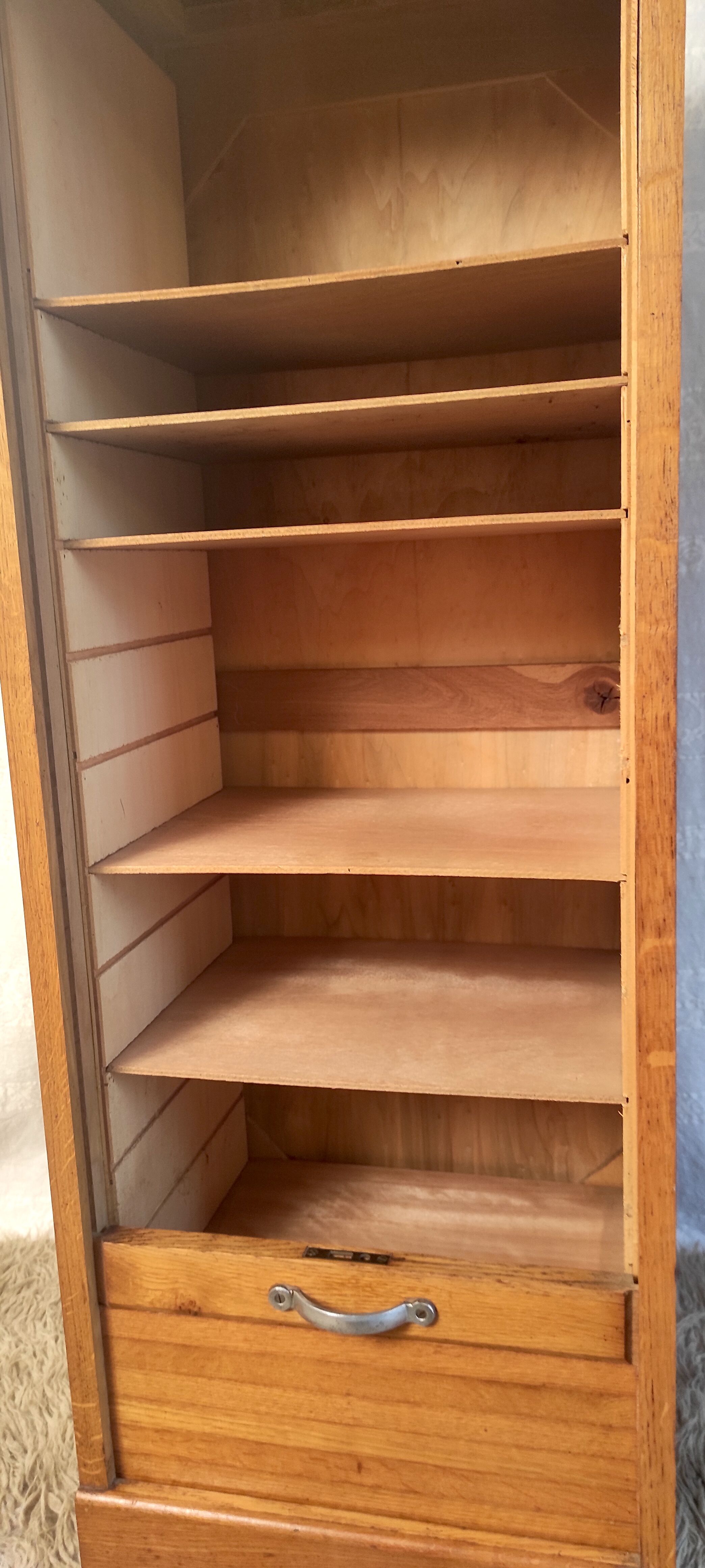 Meuble classeur à porte rideaux en chêne