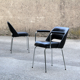 Paire de fauteuils conférence noirs et chrome années 60