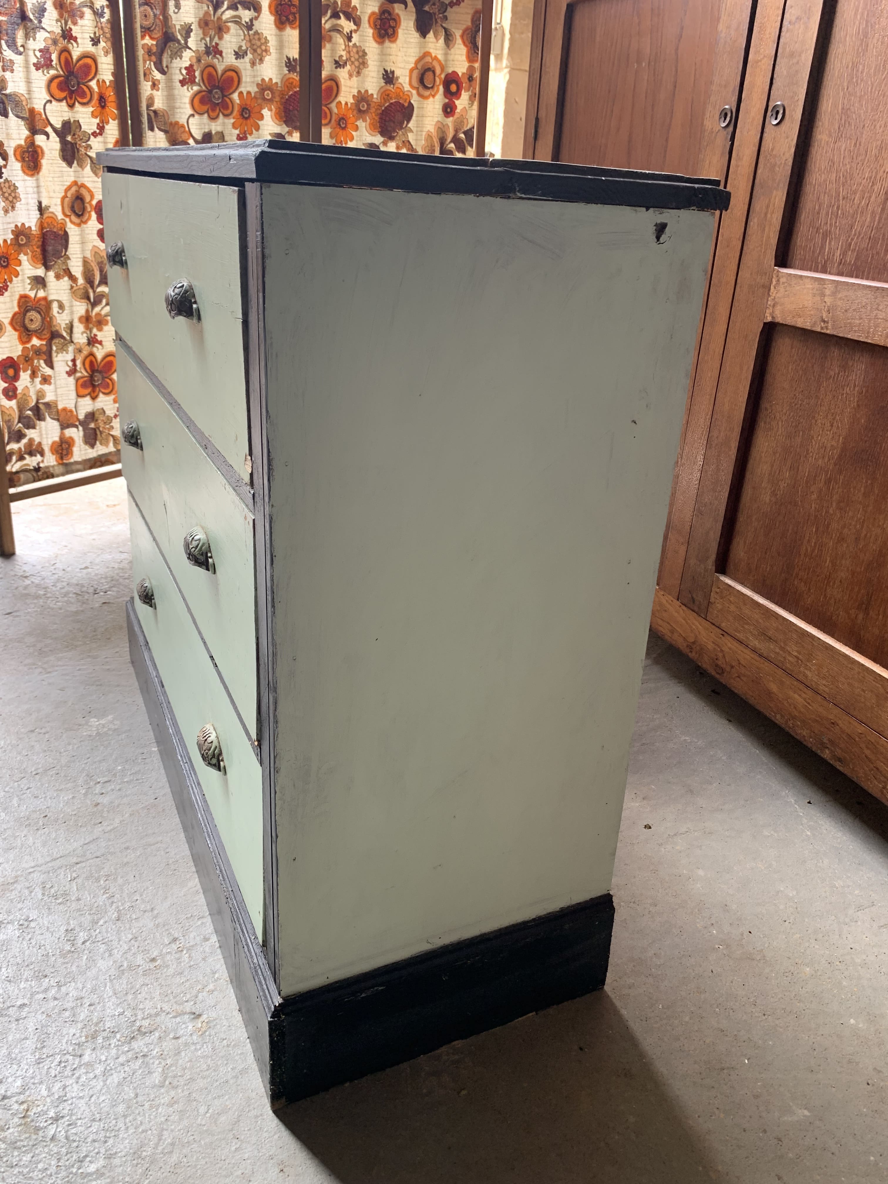 Green chest of drawers 3 drawers