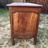 Commode Louis XV d’époque en noyer massif.