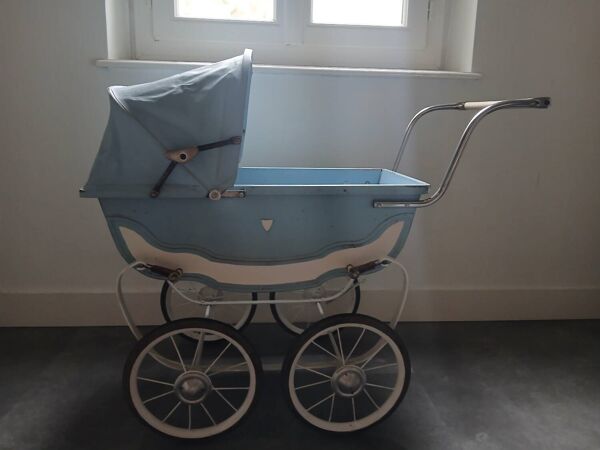 Landau vintage enfant bleu pastel – années 60
