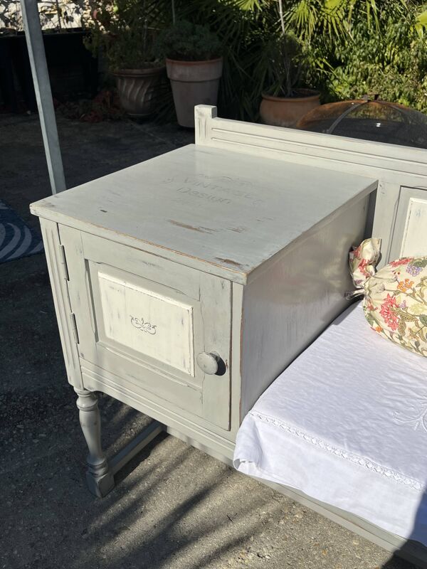 Meuble vintage relooké – ancien meuble téléphone, bois & blanc