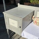 Vintage furniture revamped – old telephone table, wood & white