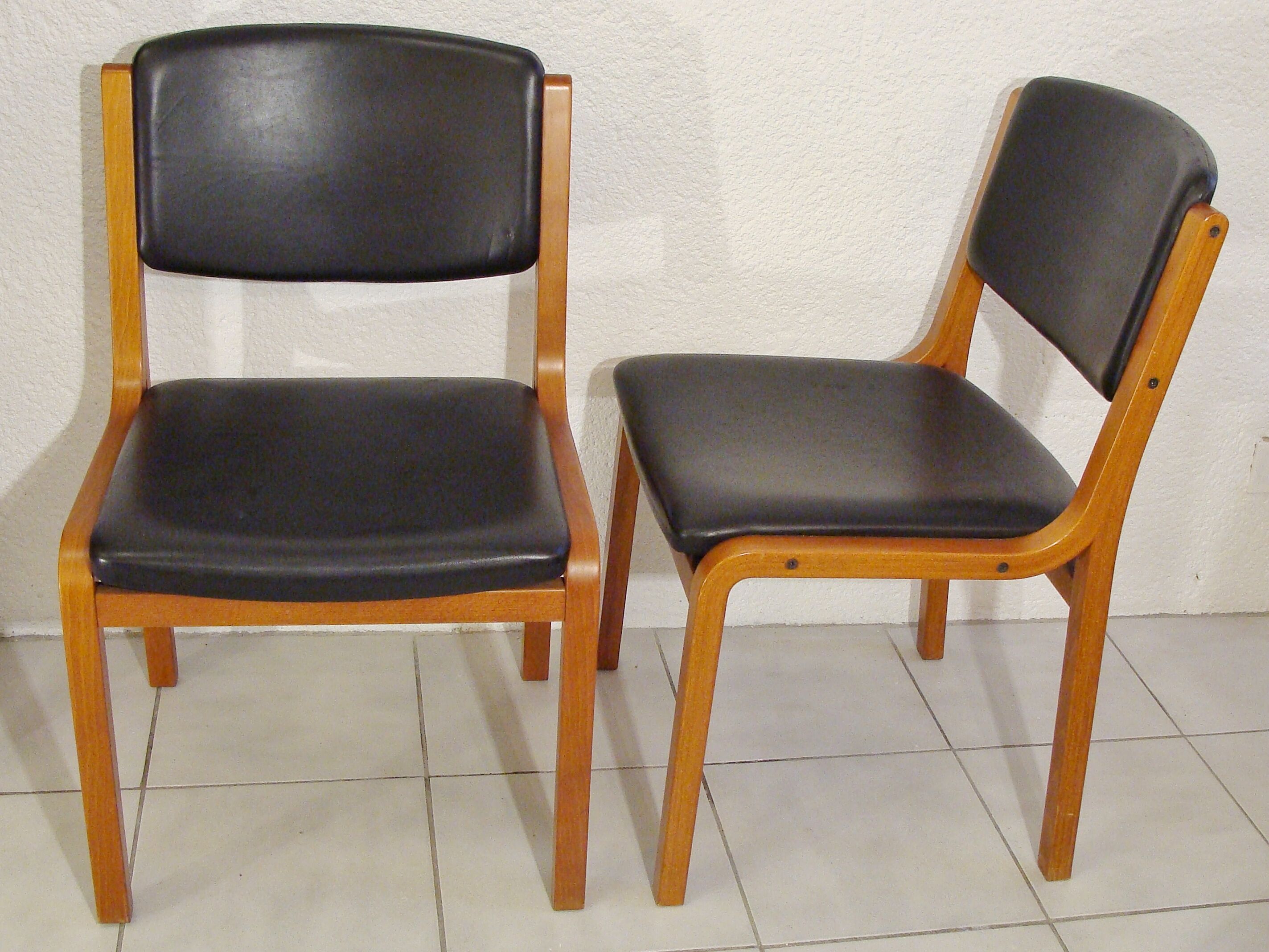 Pair of chairs 1950/60 leather and wood