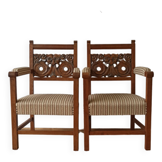 Pair of thrones vintage incredible chairs.