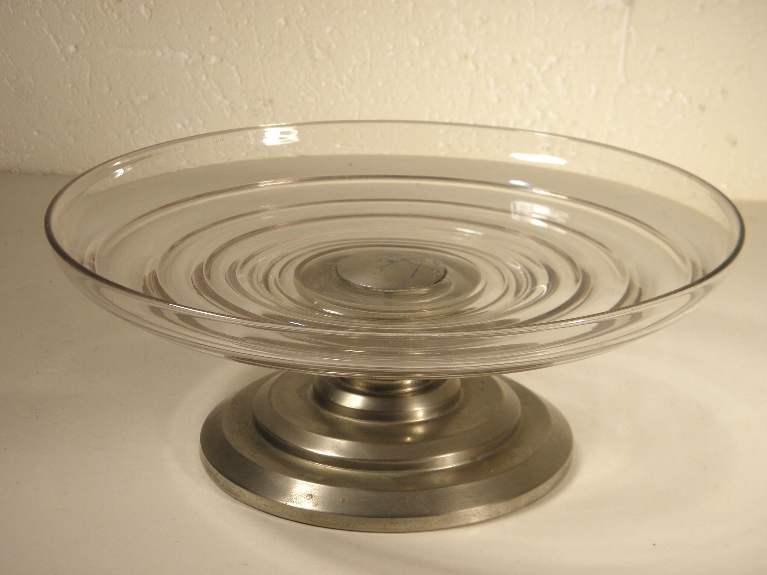 Art deco cup in glass and metal