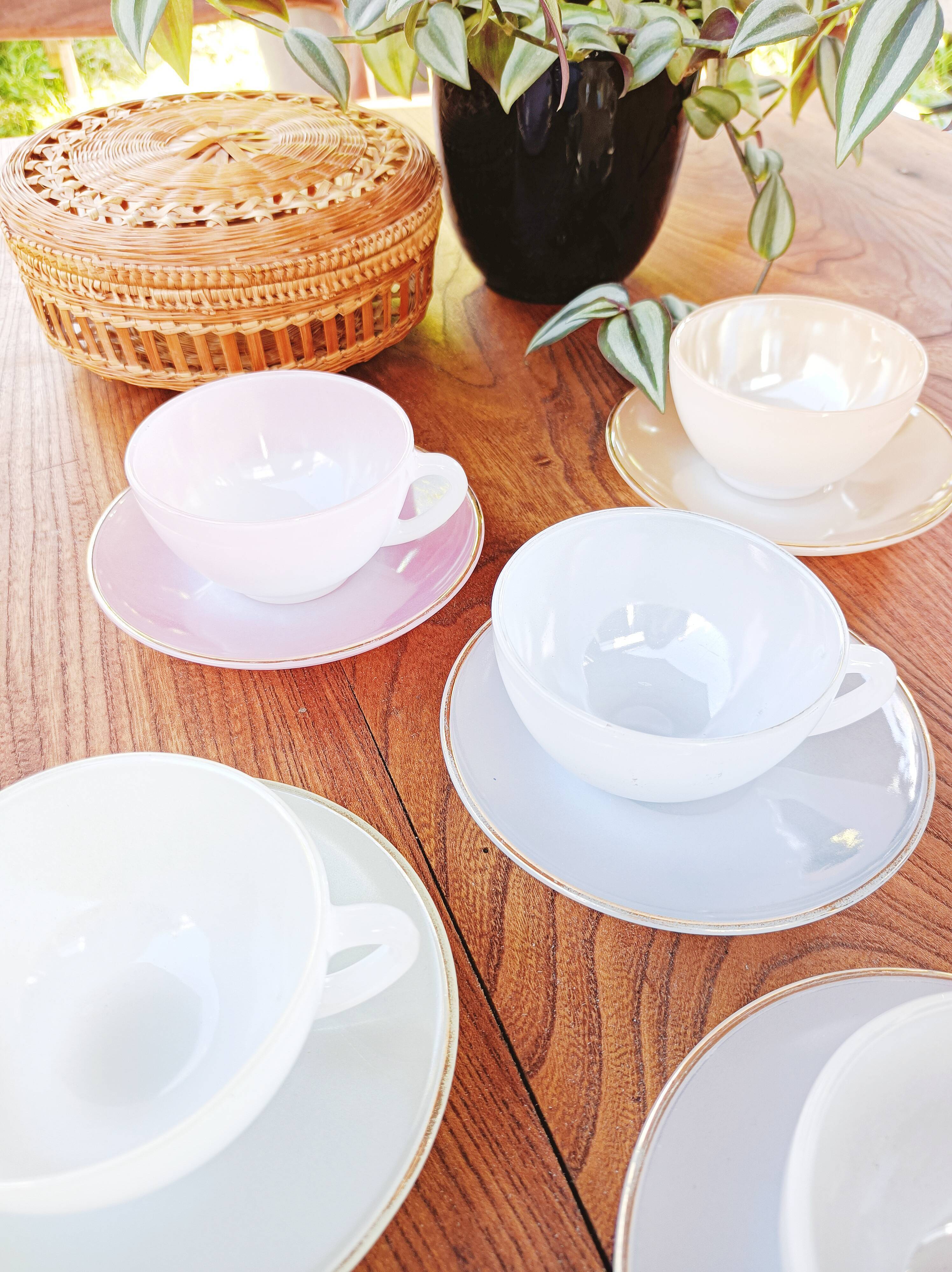 5 harlequin arcopal cups in opaline