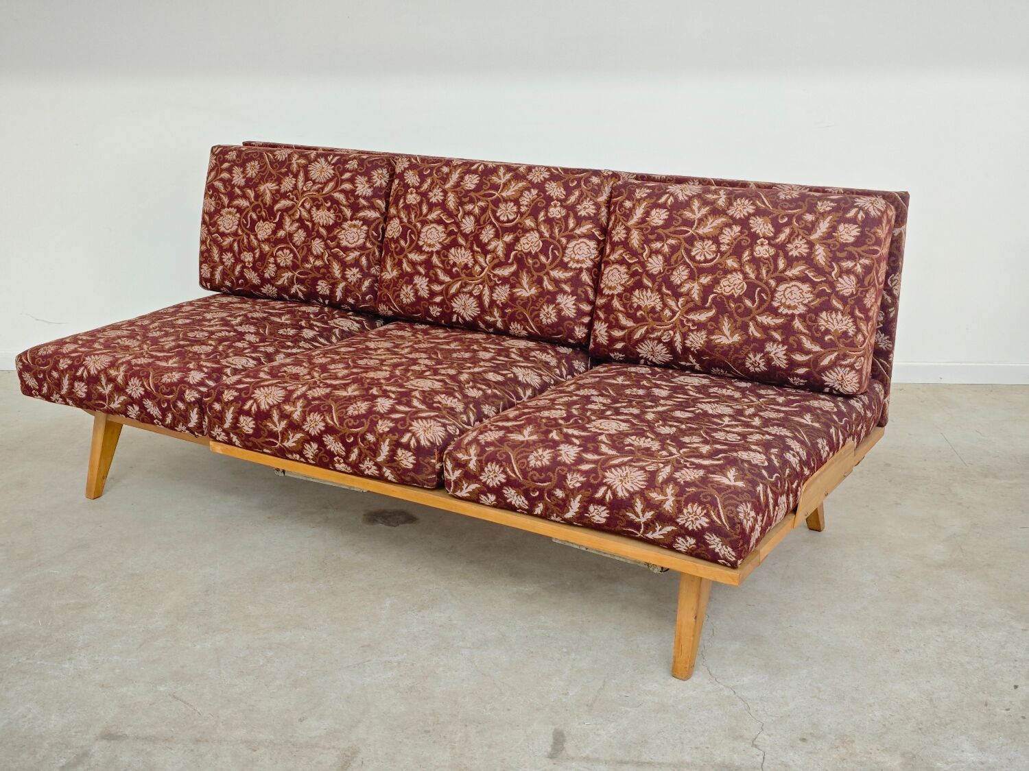 Daybed 55-17 bench by Frantisek Jirak for Tatra Pravenec 1960