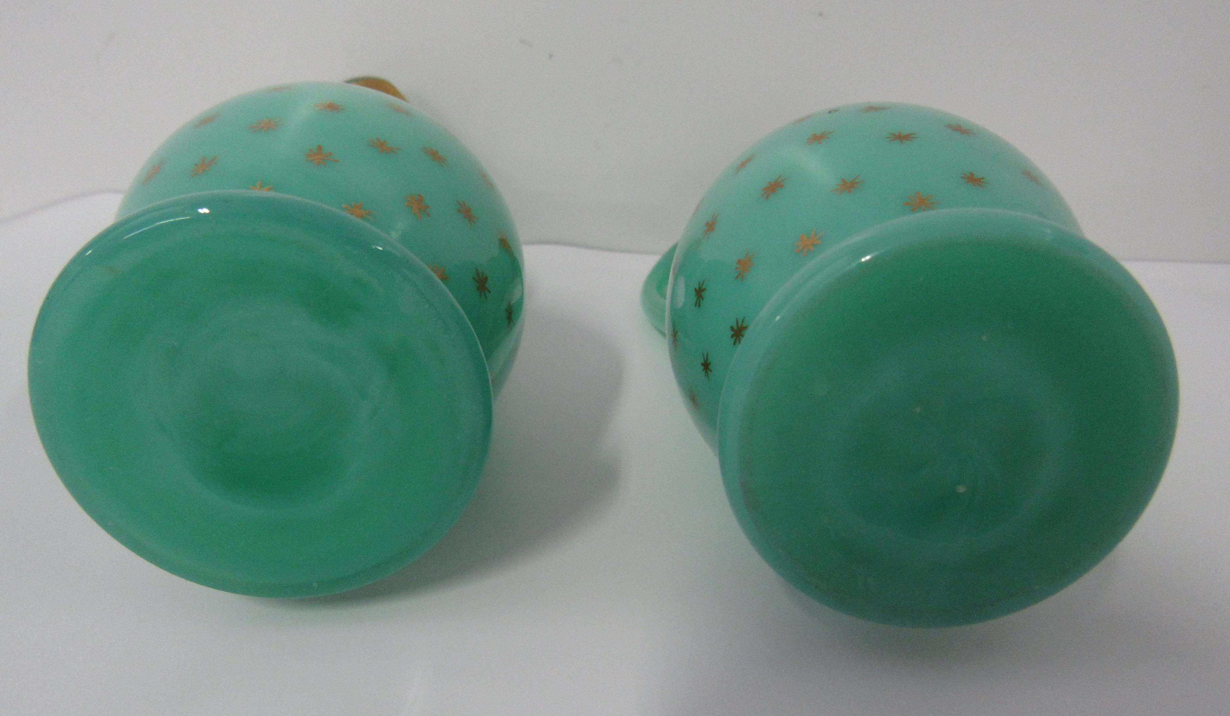Pair ewers in green opaline oil-bitter wine