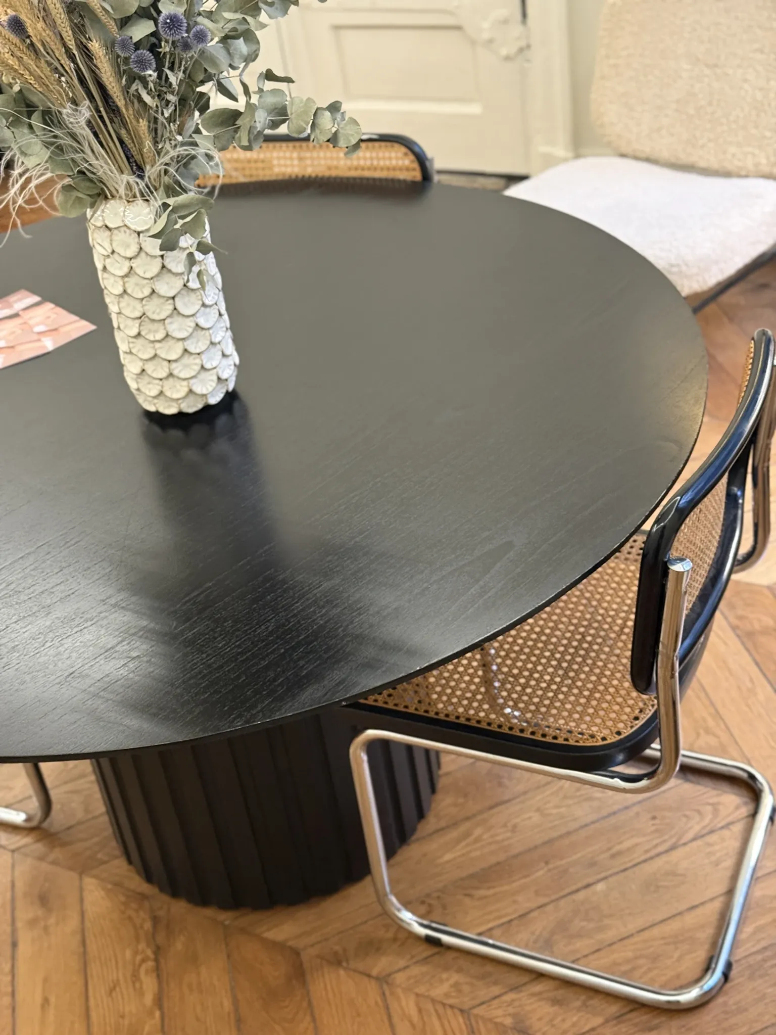 Round table HK living 140cm black
