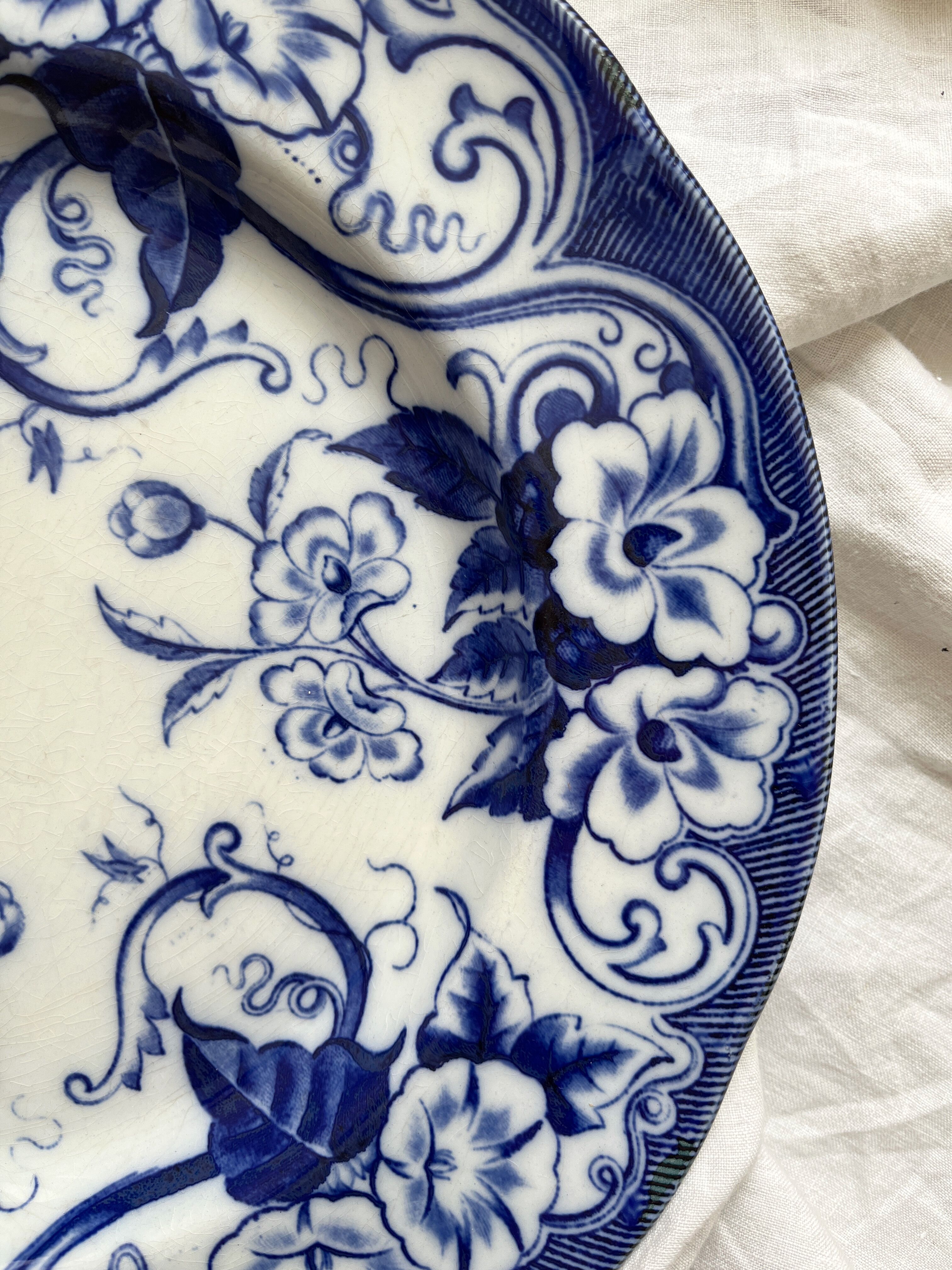 Round ironstone dish Flora Creil and Montereau late 19th century