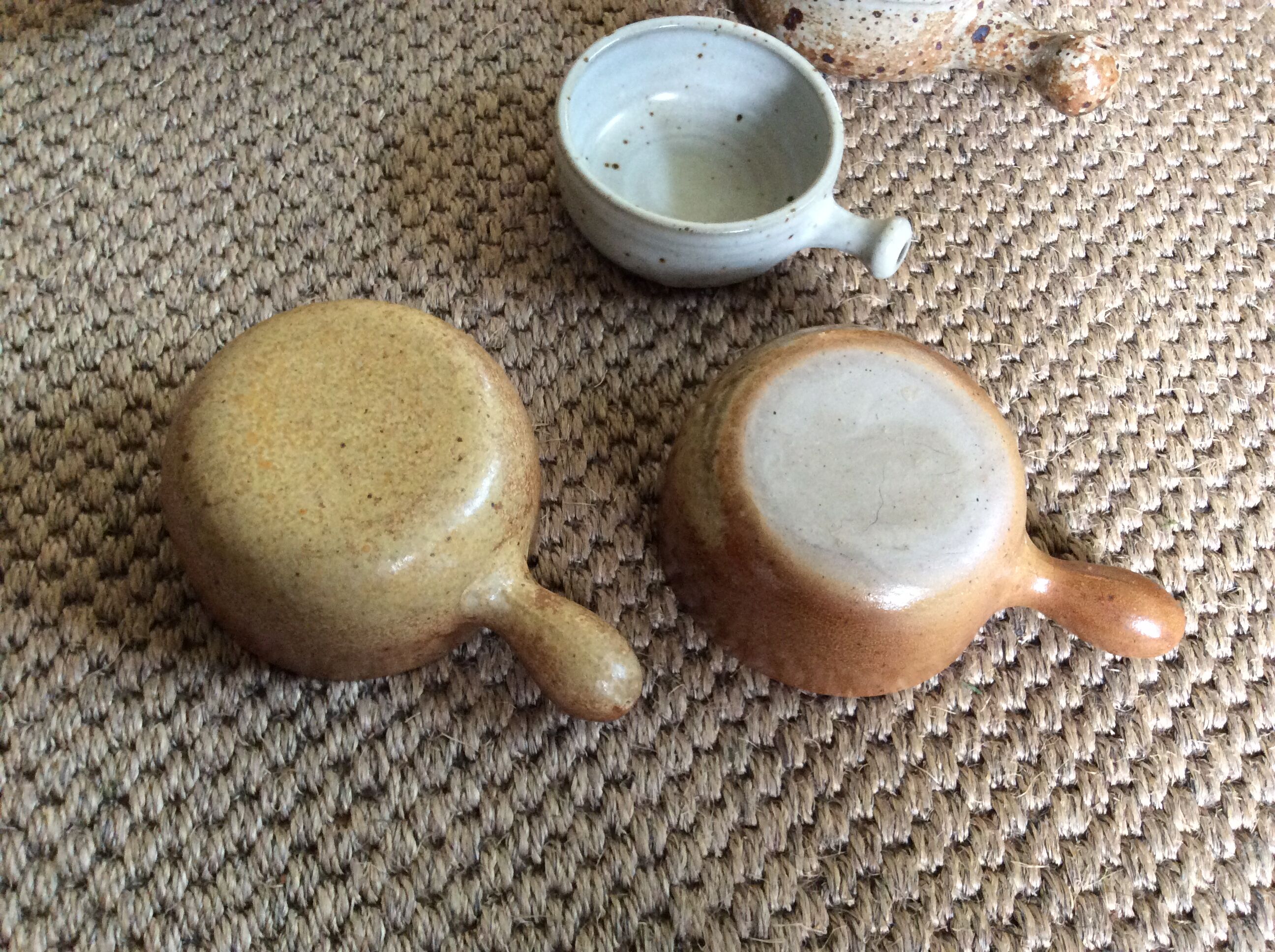 Set of 5 sandstone ramekins