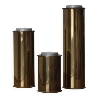 Trois chandeliers en laiton de style brutaliste, de Staffan Englesson AB, Suède, années 1970