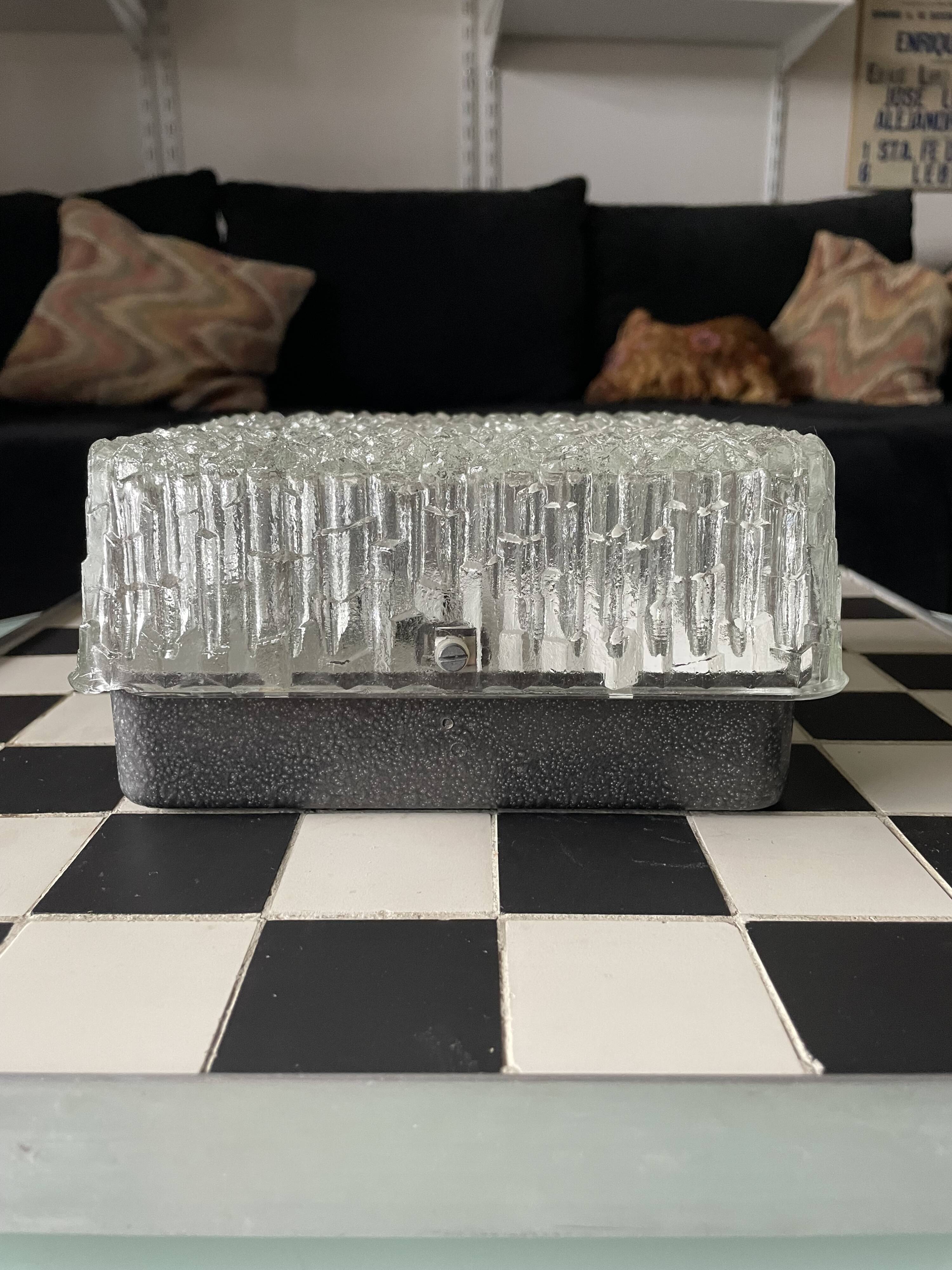 Plafonnier globe verre Holophane 1960