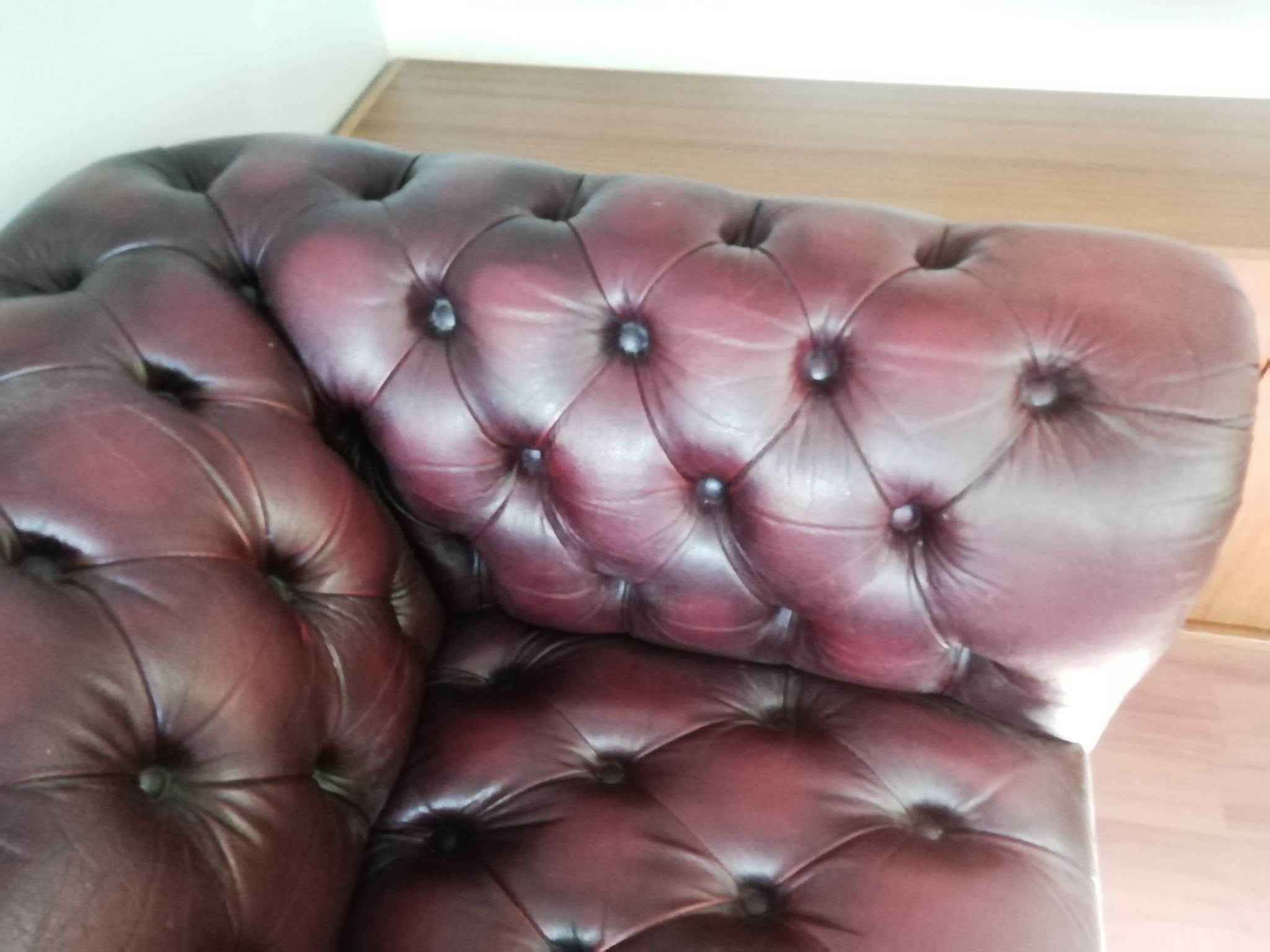 Canapé chesterfield vintage 60's-80's rouge bordeaux