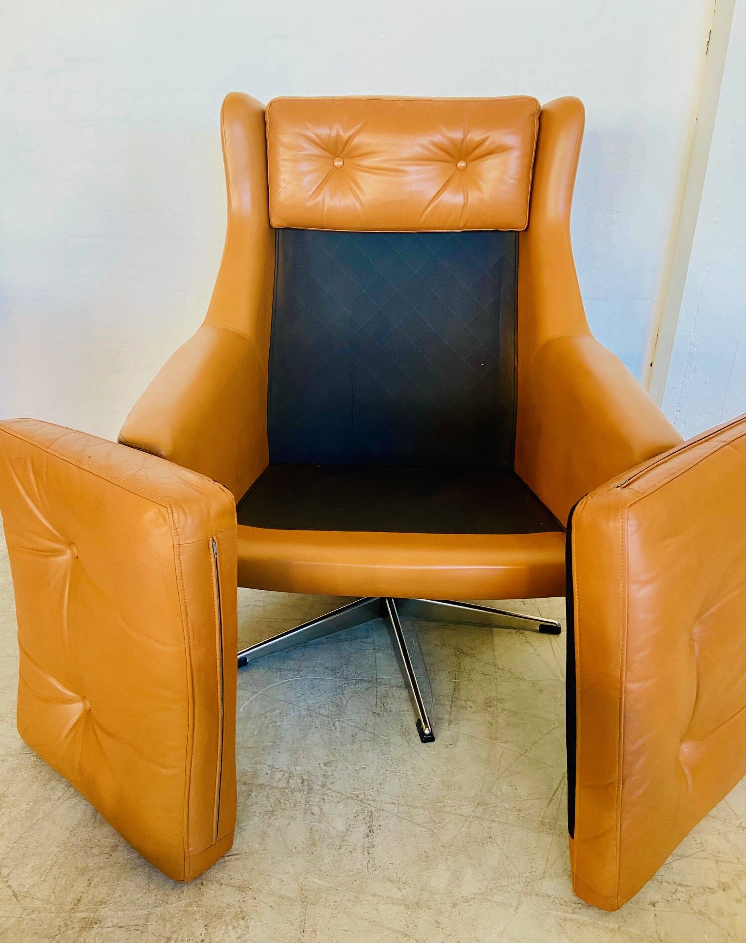 Vintage Danish mid-century cognac leather Werner Langenfeld lounge chair, 1960s