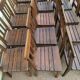 Ensemble lot de 20 chaises en bois de bistrot