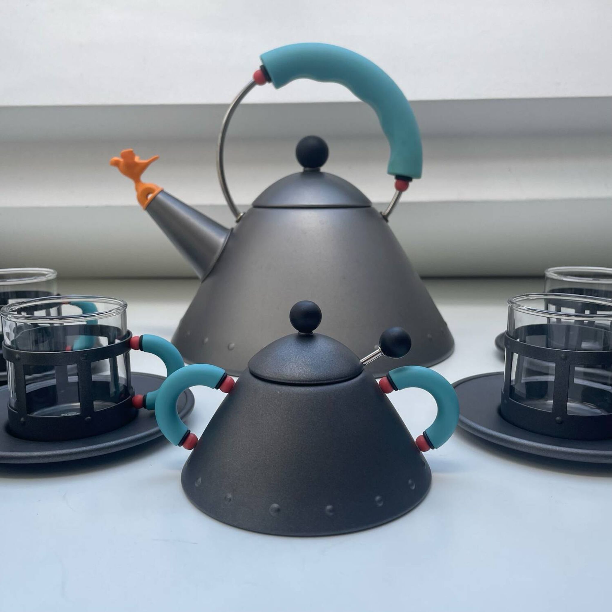 Service à thé Birdy 9093 par Michael Graves pour Alessi, Italie