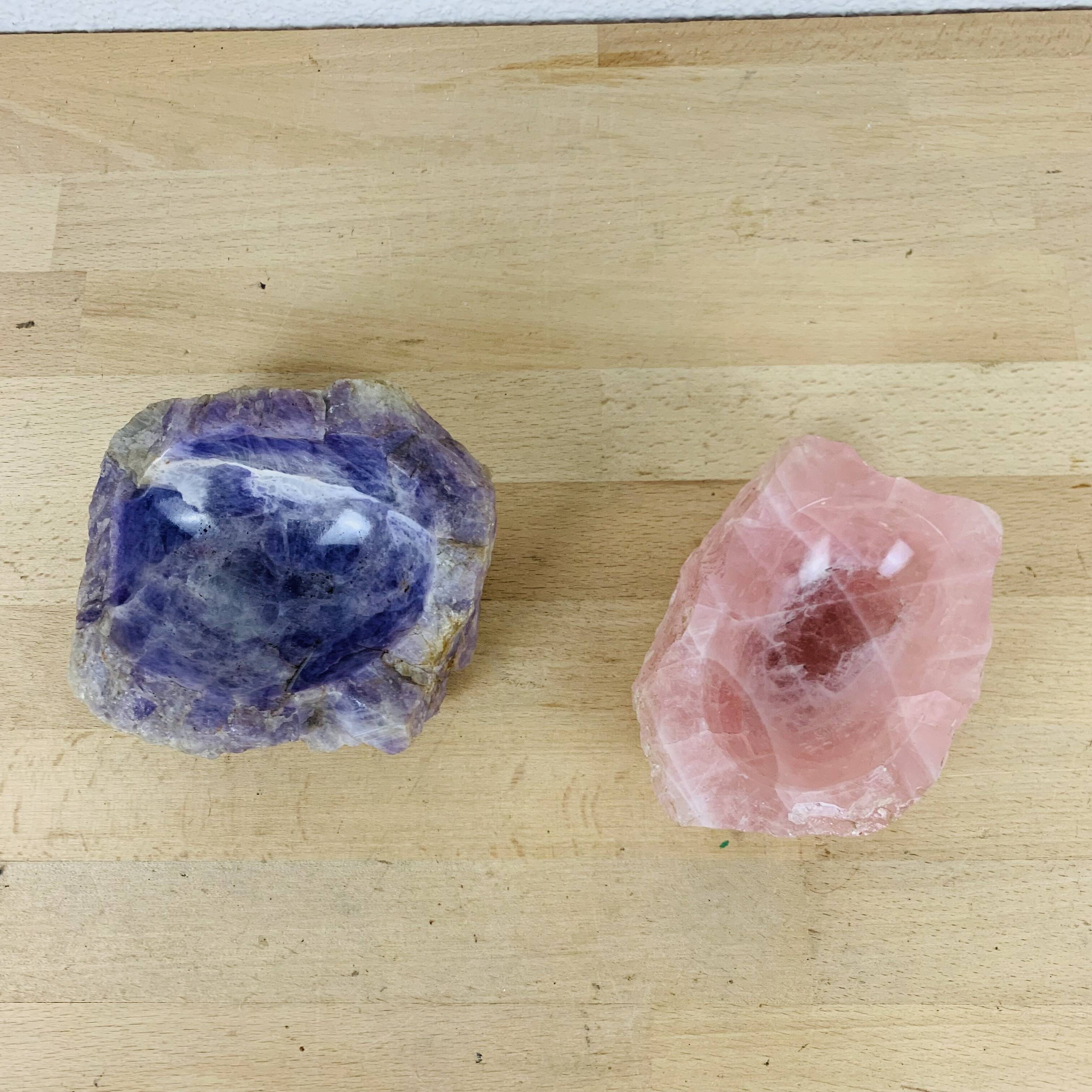 2 empty ring size pockets in stone, rose quartz and amethyst