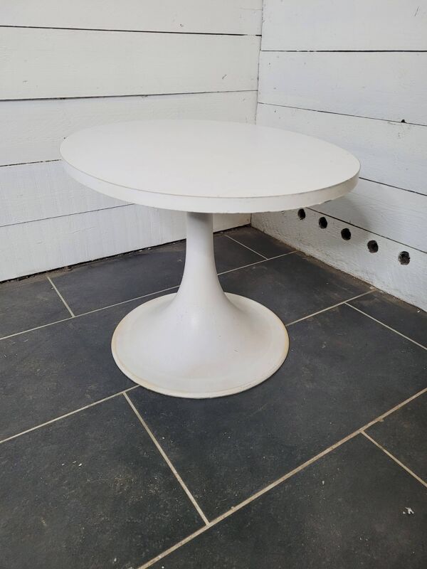 Table basse ovale vintage pied tulipe des années 70