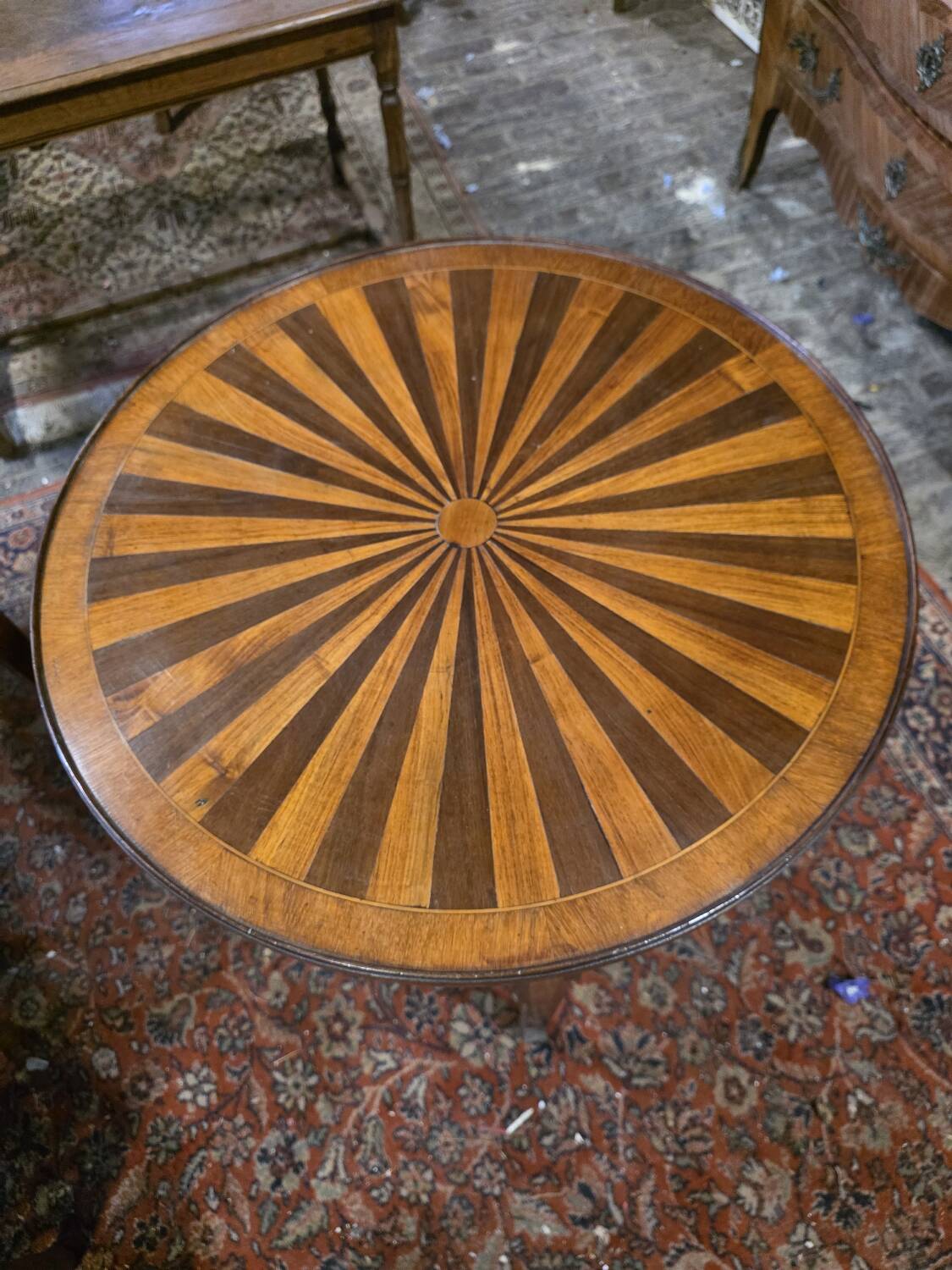 Bouillotte table in marquetry, signed Pagny Fils, Paris, early 20th century