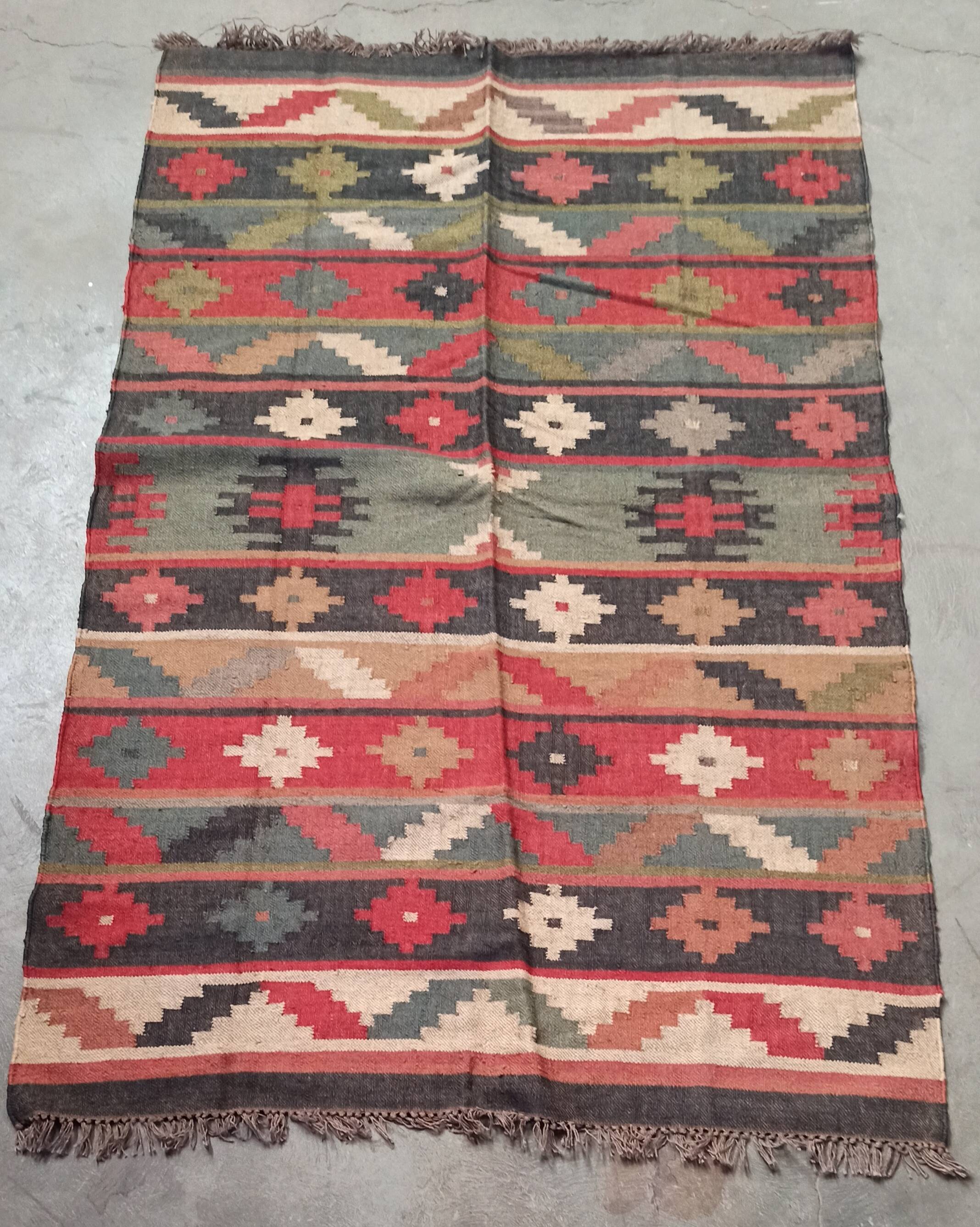 Kilim rug in jute and cotton. 150cm x 255cm