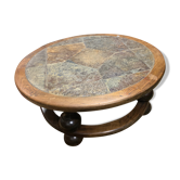 Table de salon dessus pierres
