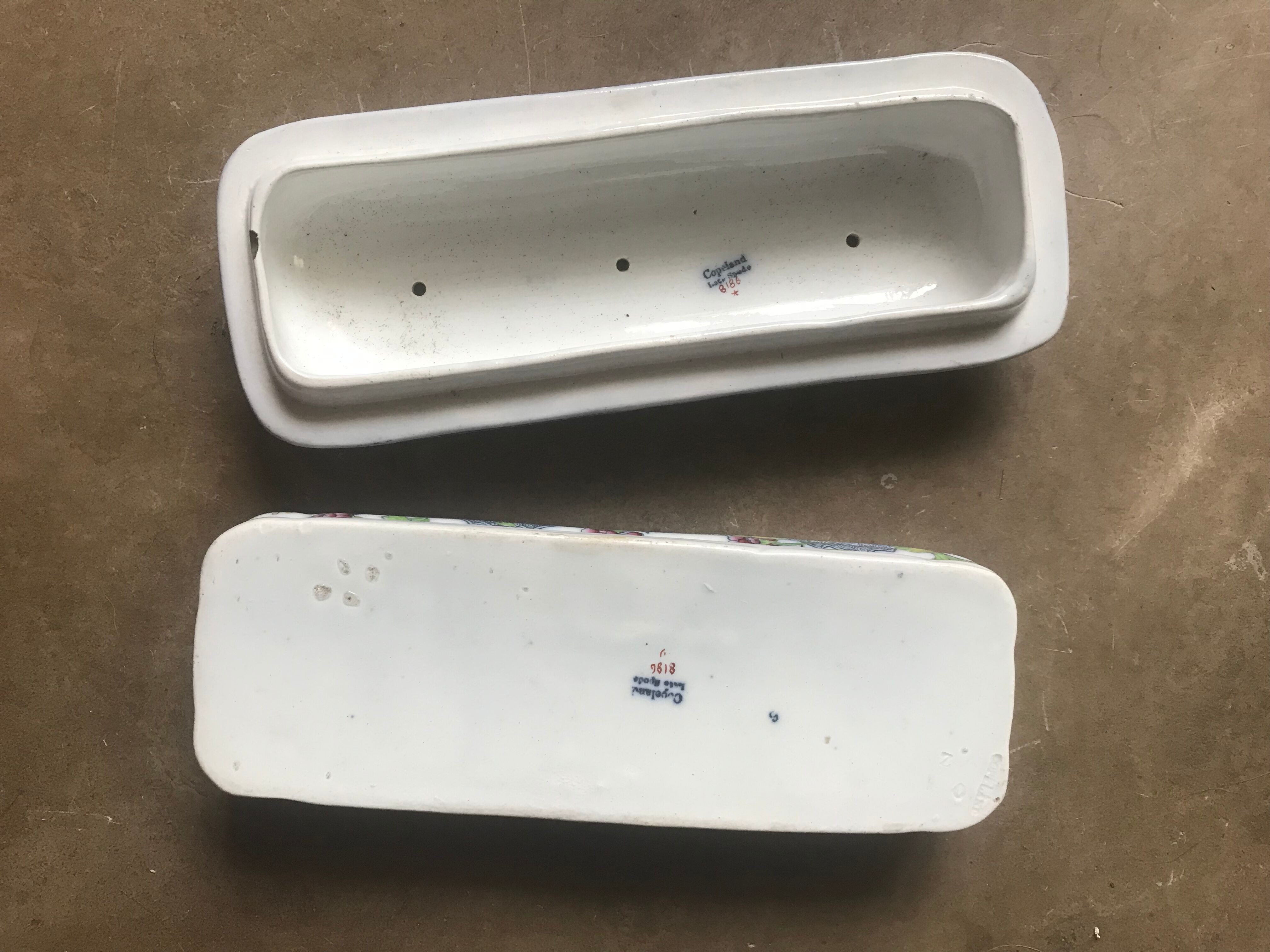 Ceramic toothbrush holder
