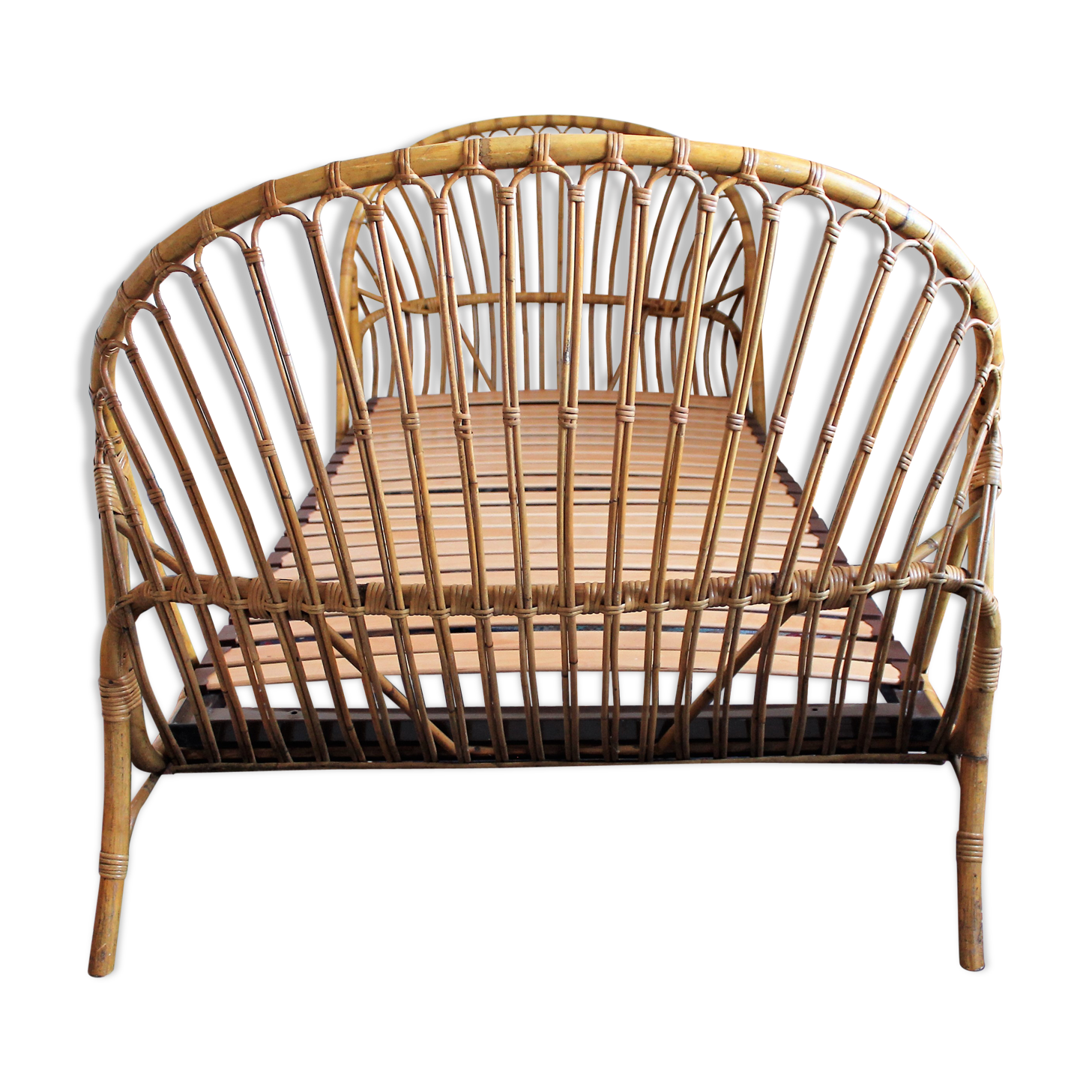 Vintage rattan bed 1 person
