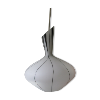 Suspension opaline blanche ciselée noir années 50