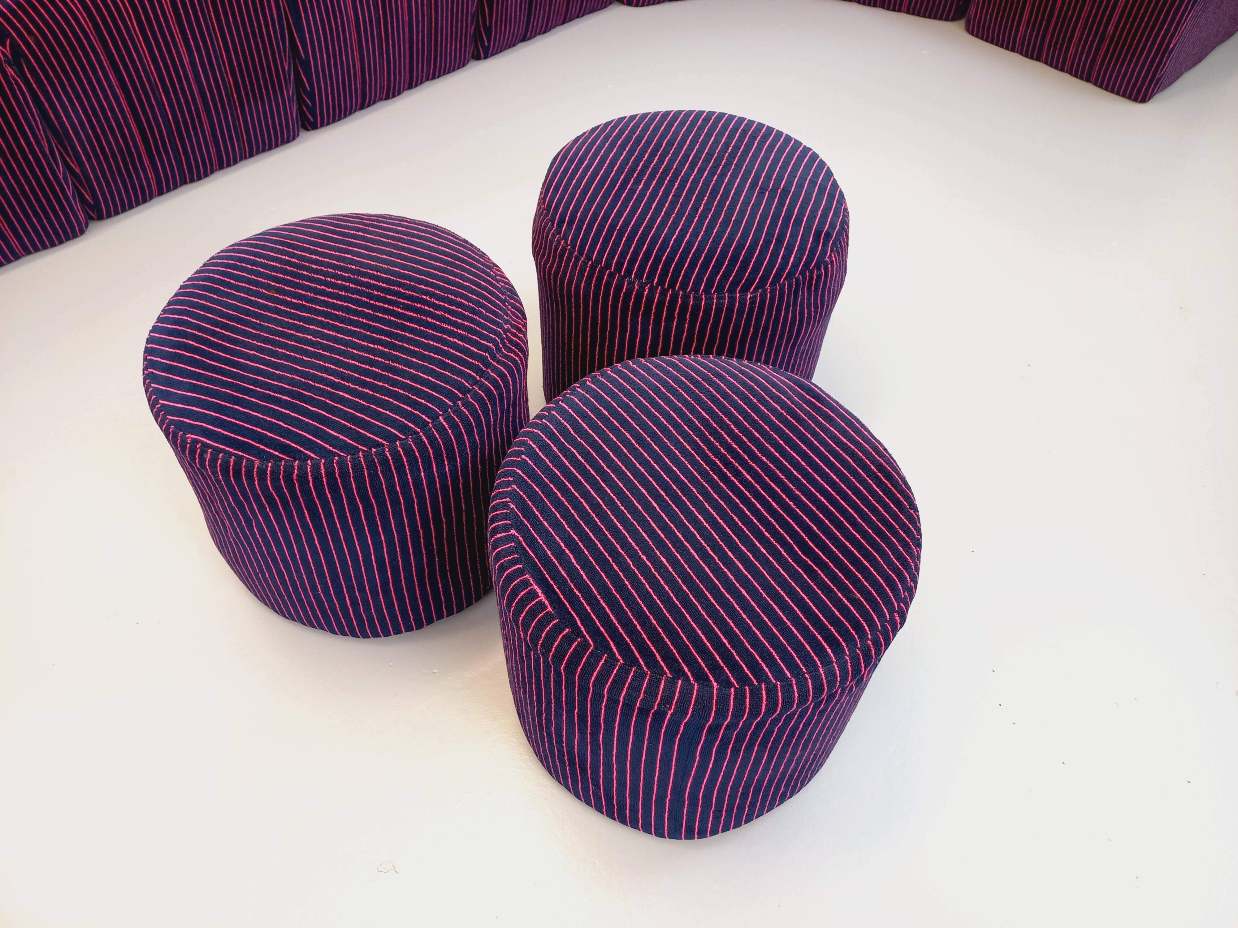 Vintage Snake modular sofa composed of 11 armchair modules and 3 velvet fabric poufs