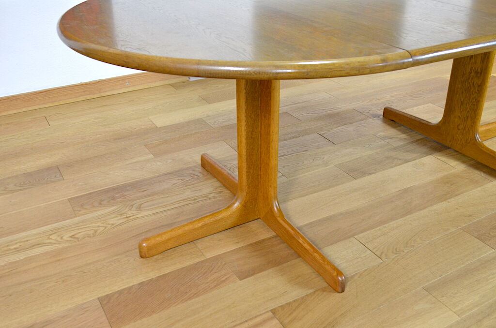 Lubke vintage 1960 Scandinavian design oval table
