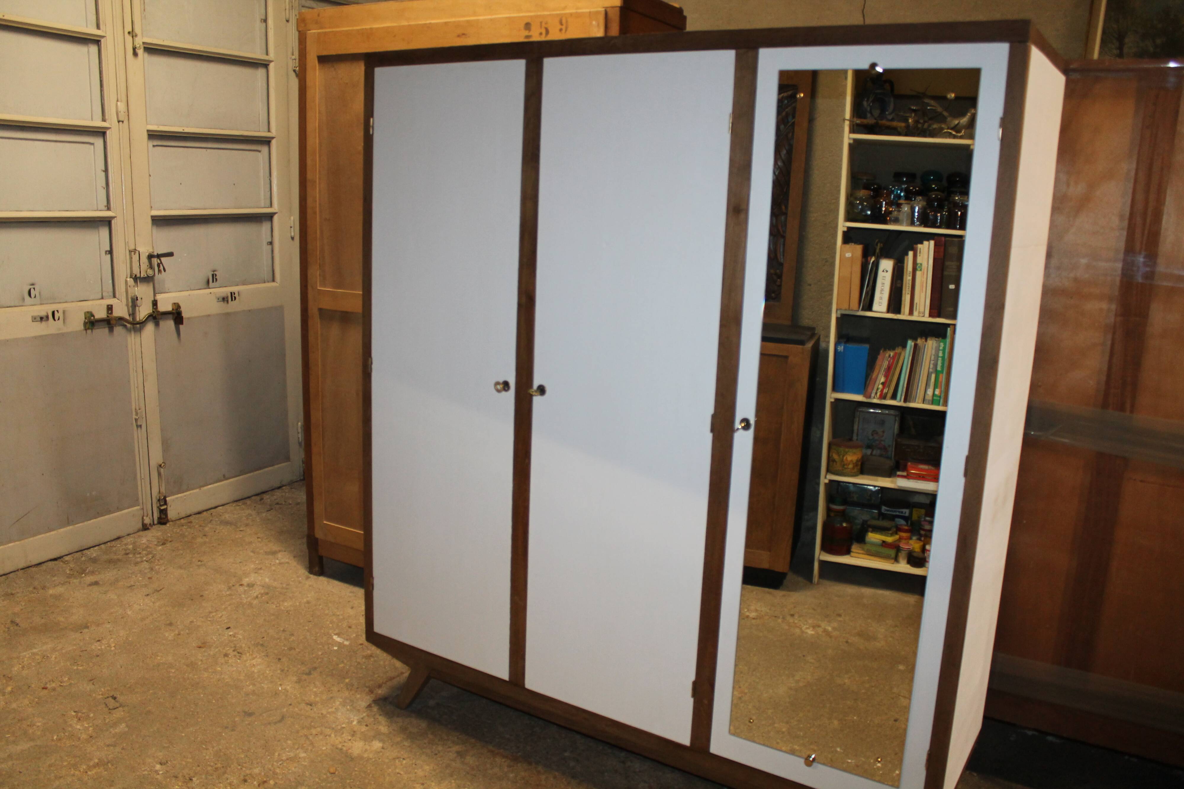 Armoire vintage blanche