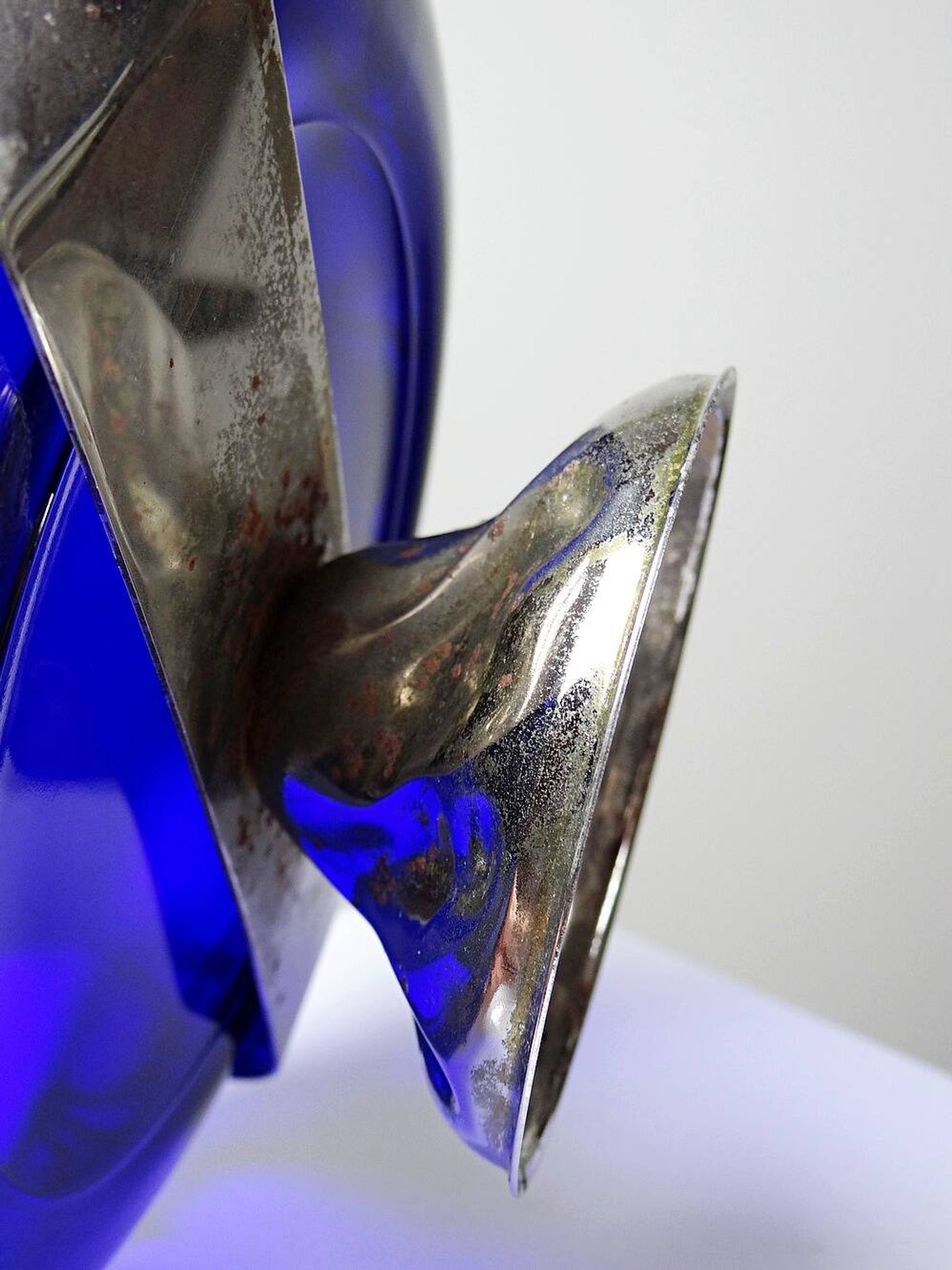 Antique cobalt glass and silver-plated metal bowl, Louis XVI style, circa 1900-1920.