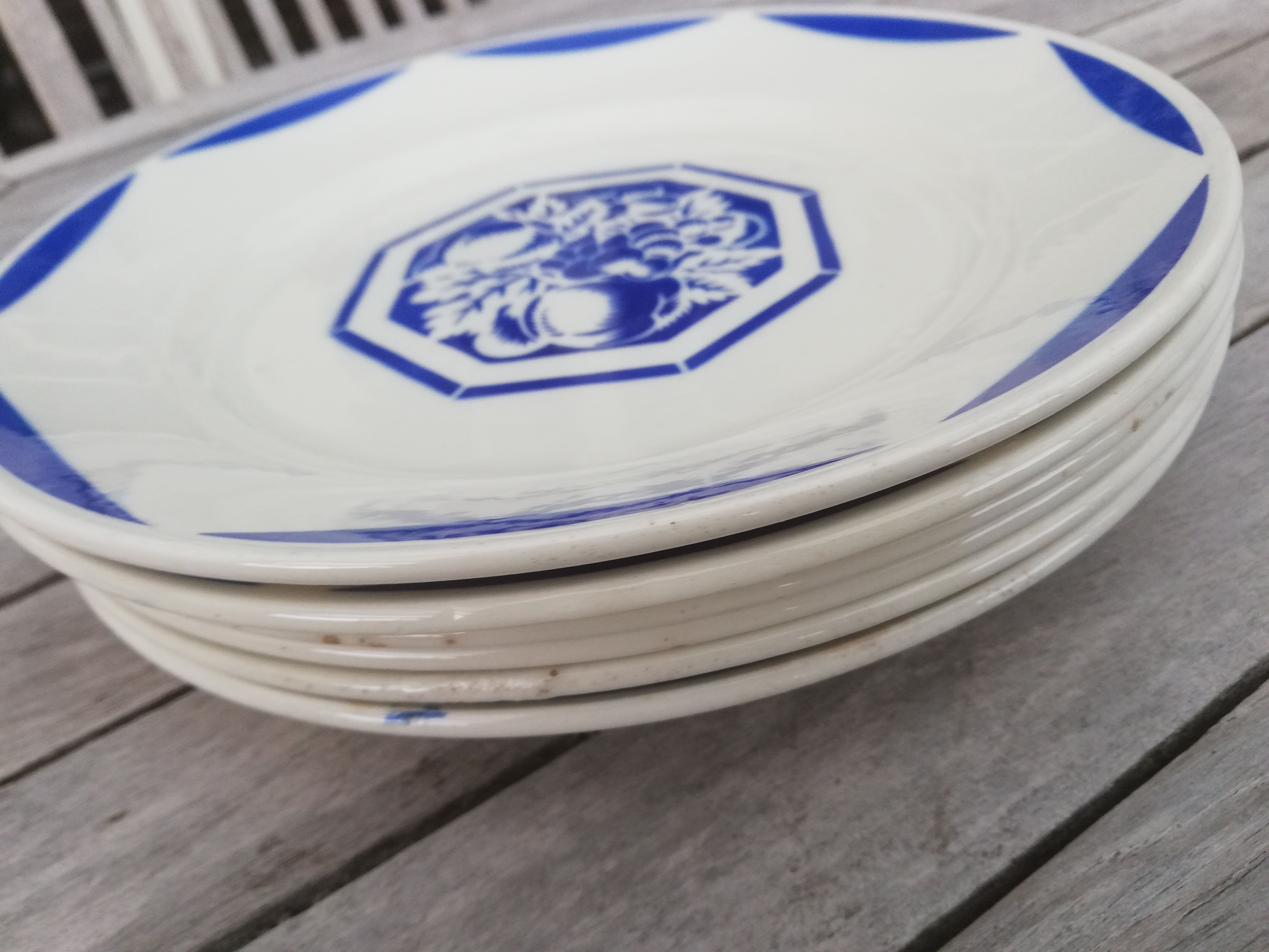6 old flat plates