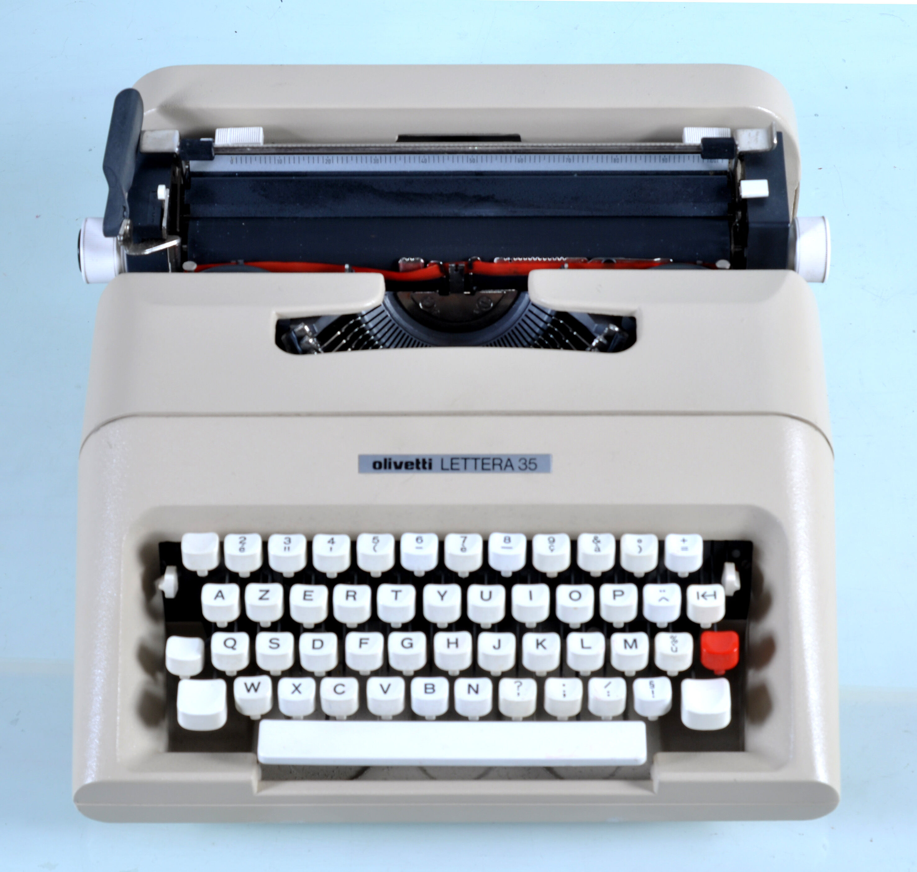 Typewriter Olivetti Lettera 35